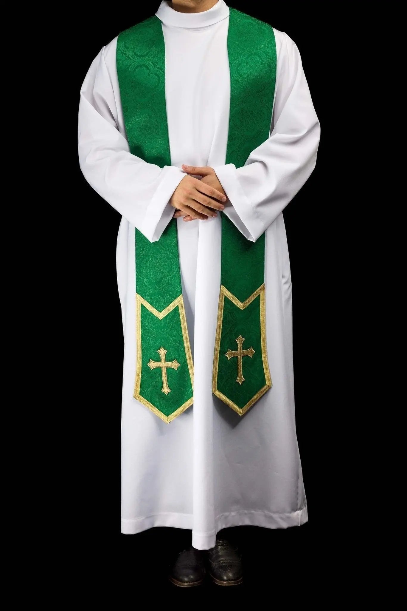 Estola verde de jacquard con Cruz bordada
