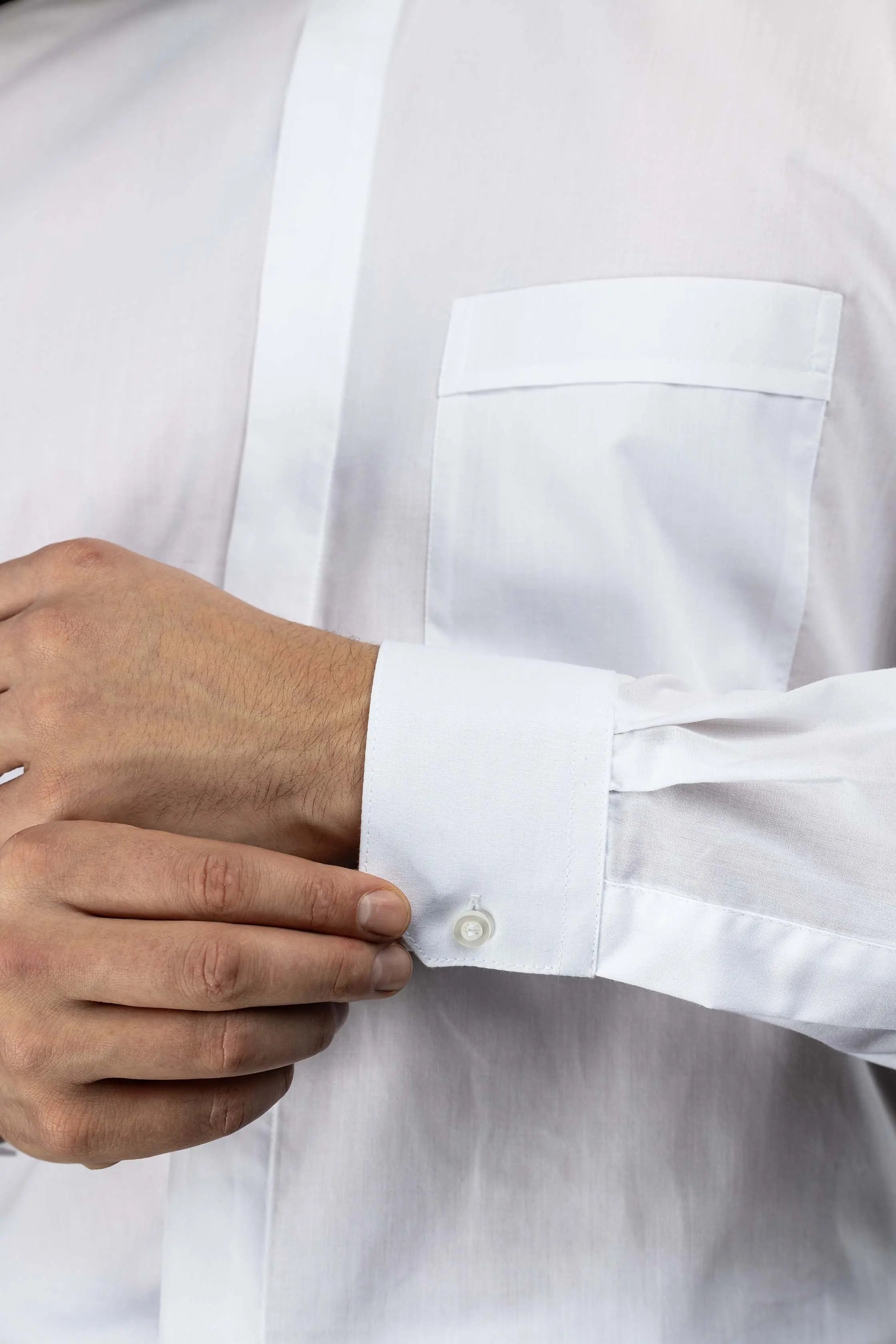 Camisa romana para clero blanca de manga larga con solapa de cuello