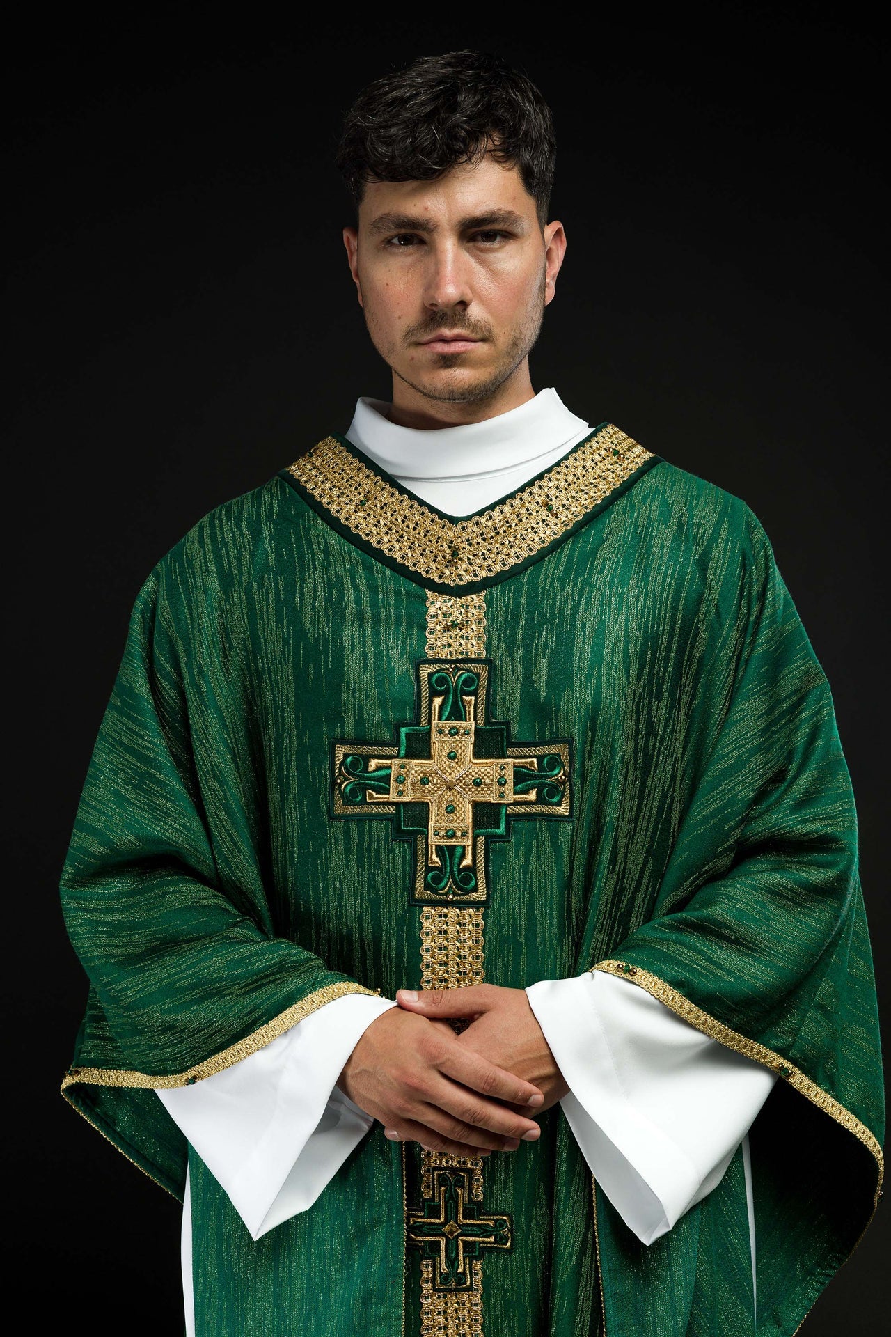 Ręcznie wykonany ornat z naturalnymi kamieniami Handmade 7015 Zielony - ORNATY.PL