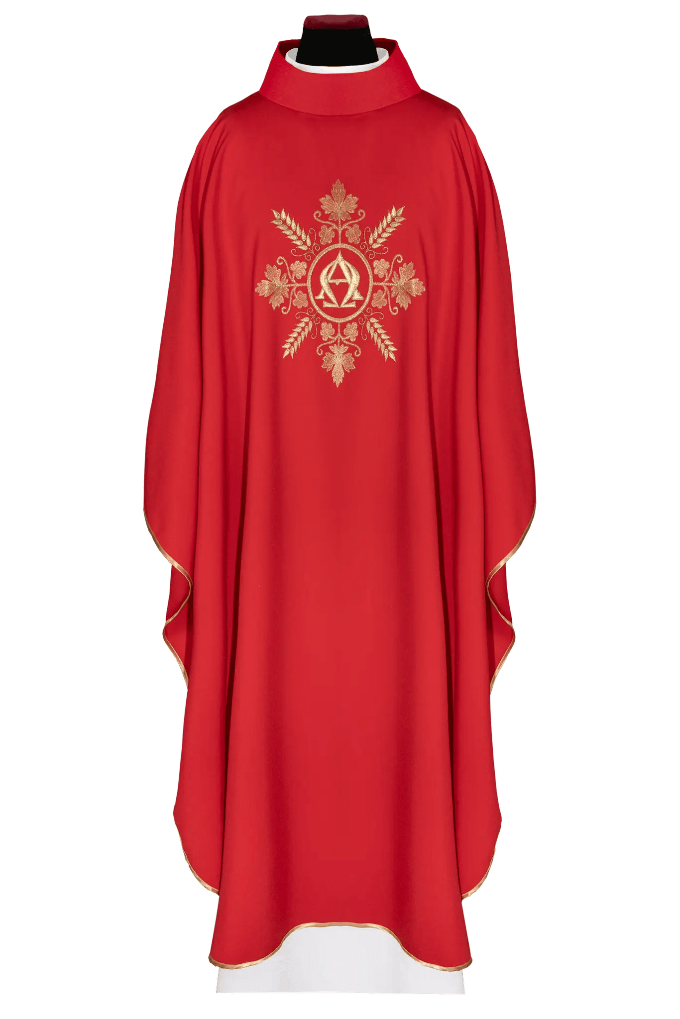 Casulla roja bordada con los símbolos Alfa y Omega y espigas de trigo