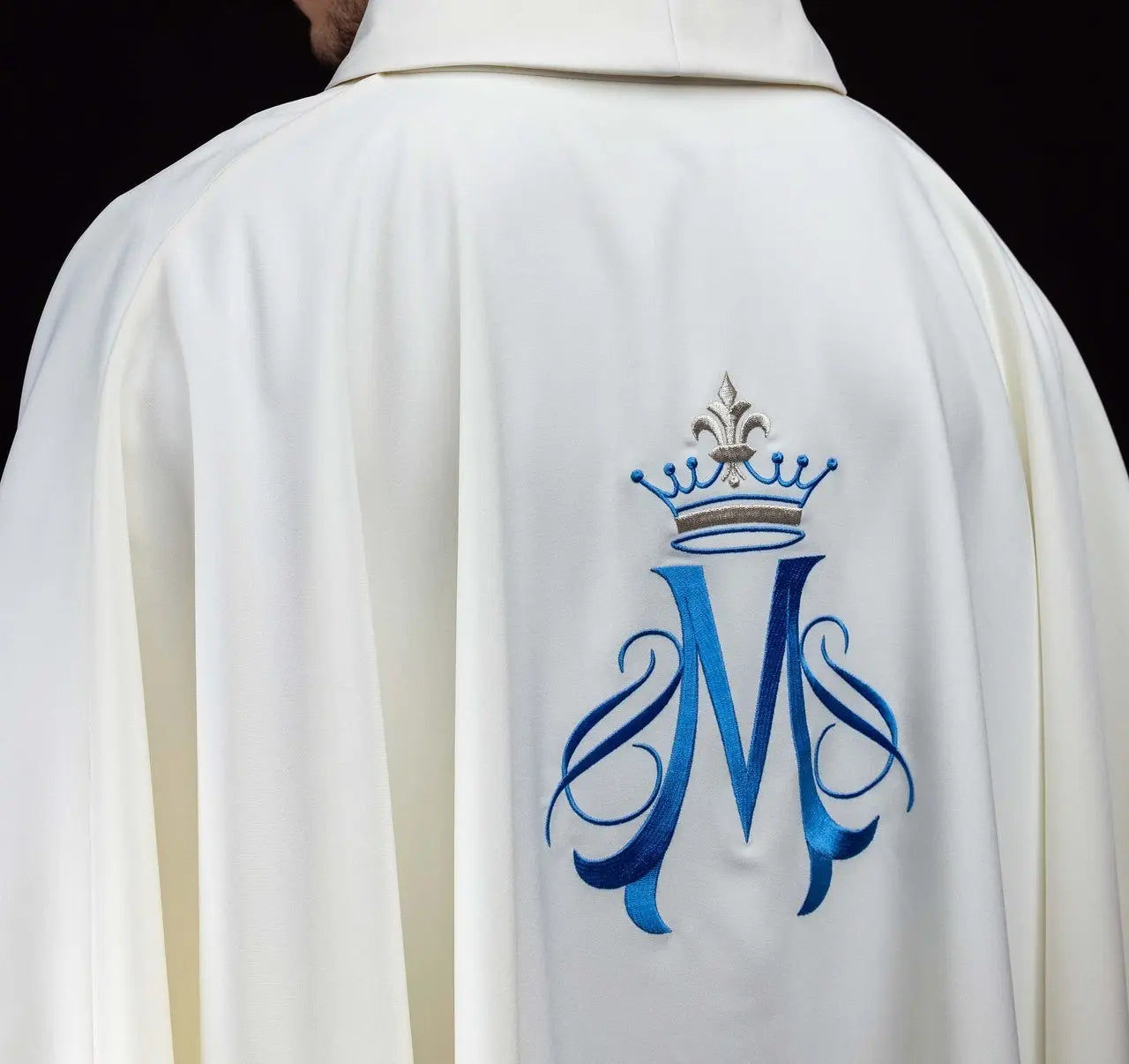 Ecru embroidered chasuble with Marian motif