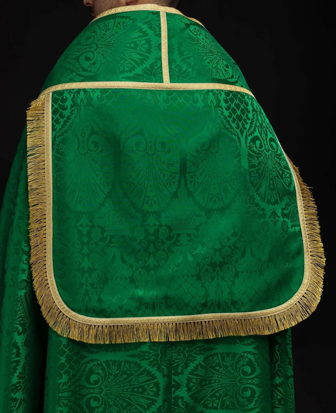 Casulla romana lisa de jacquard verde