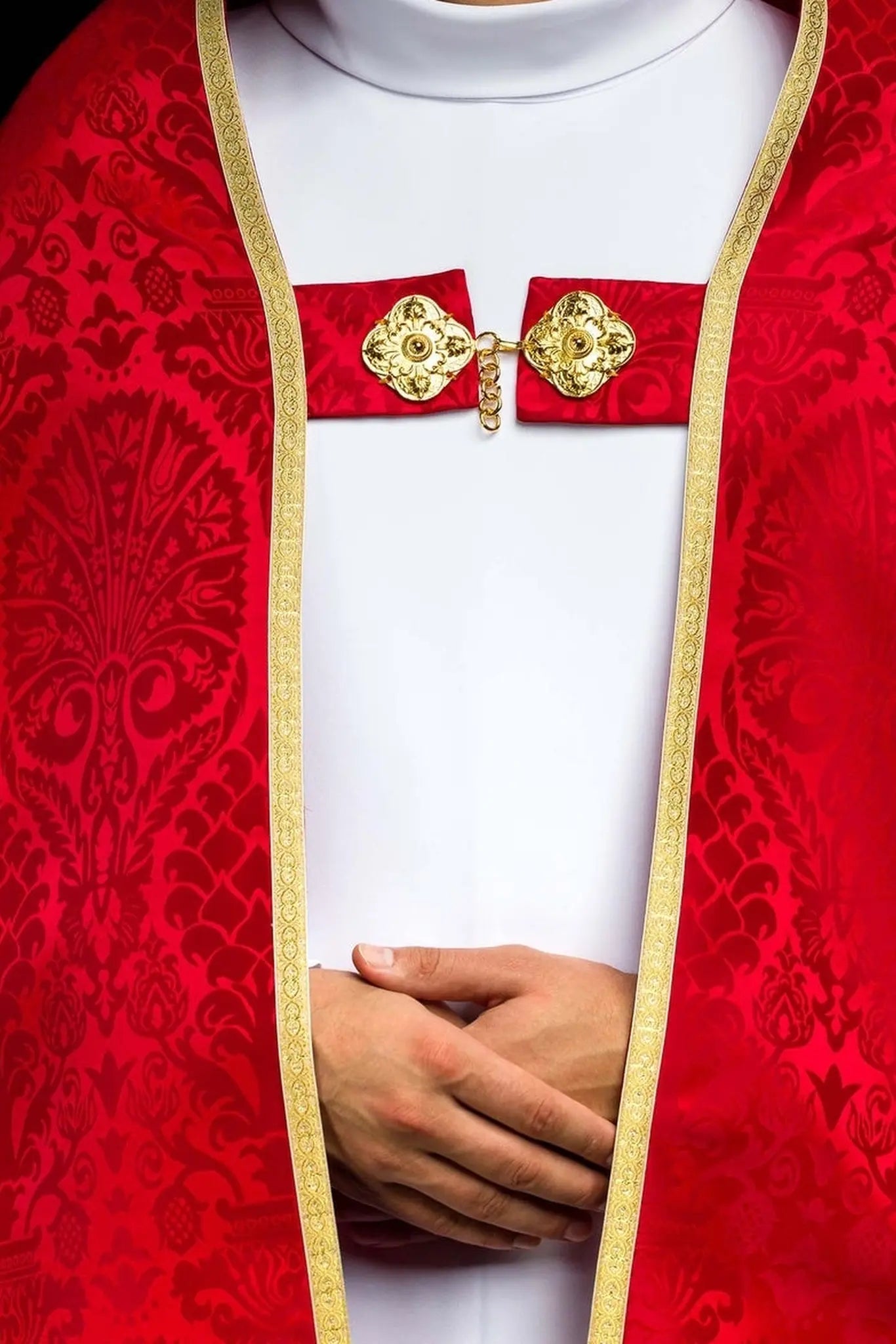 Casulla romana lisa de jacquard roja