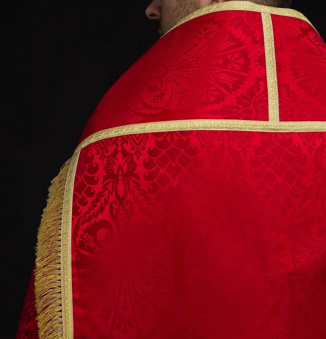 Casulla romana lisa de jacquard roja