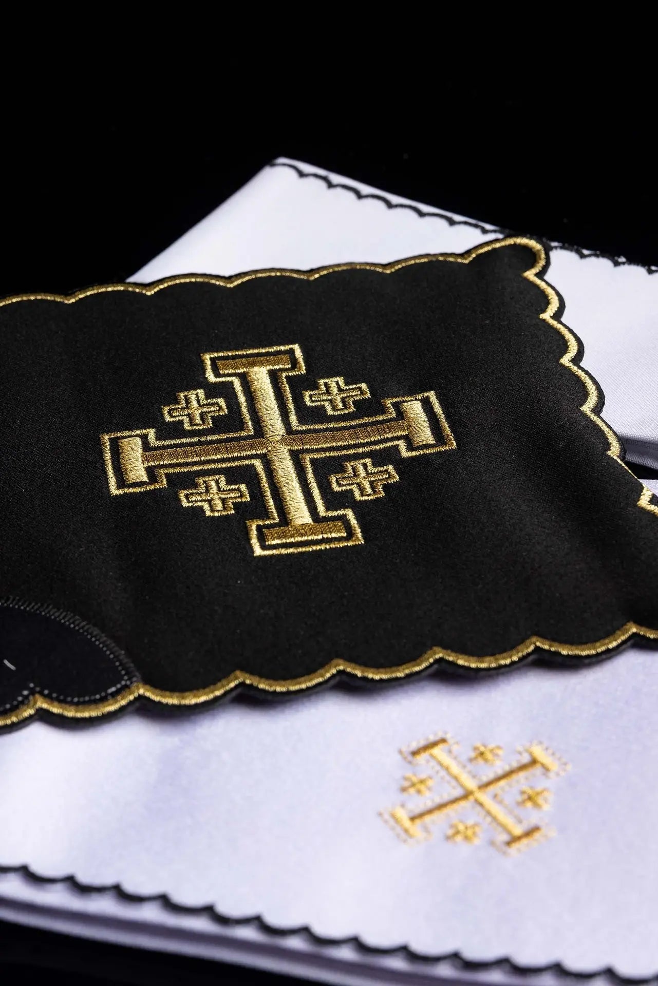 Chalice Linen Set with Jerusalem Cross Embroidery