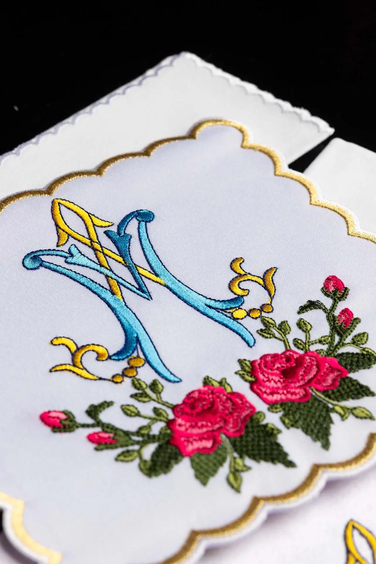 Chalice linen with colourful Marian embroidery
