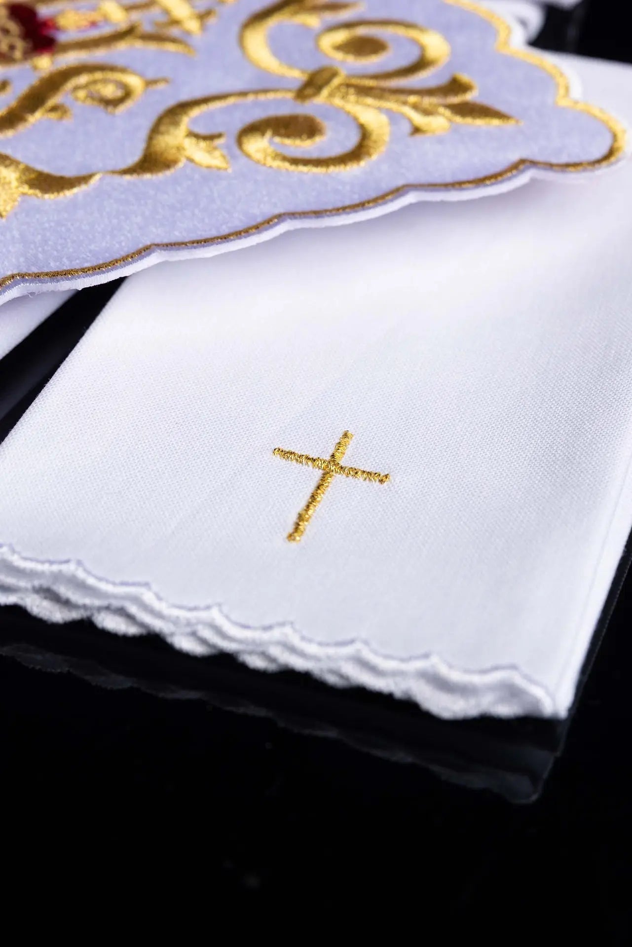 Richly decorated chalice linen set with IHS embroidery