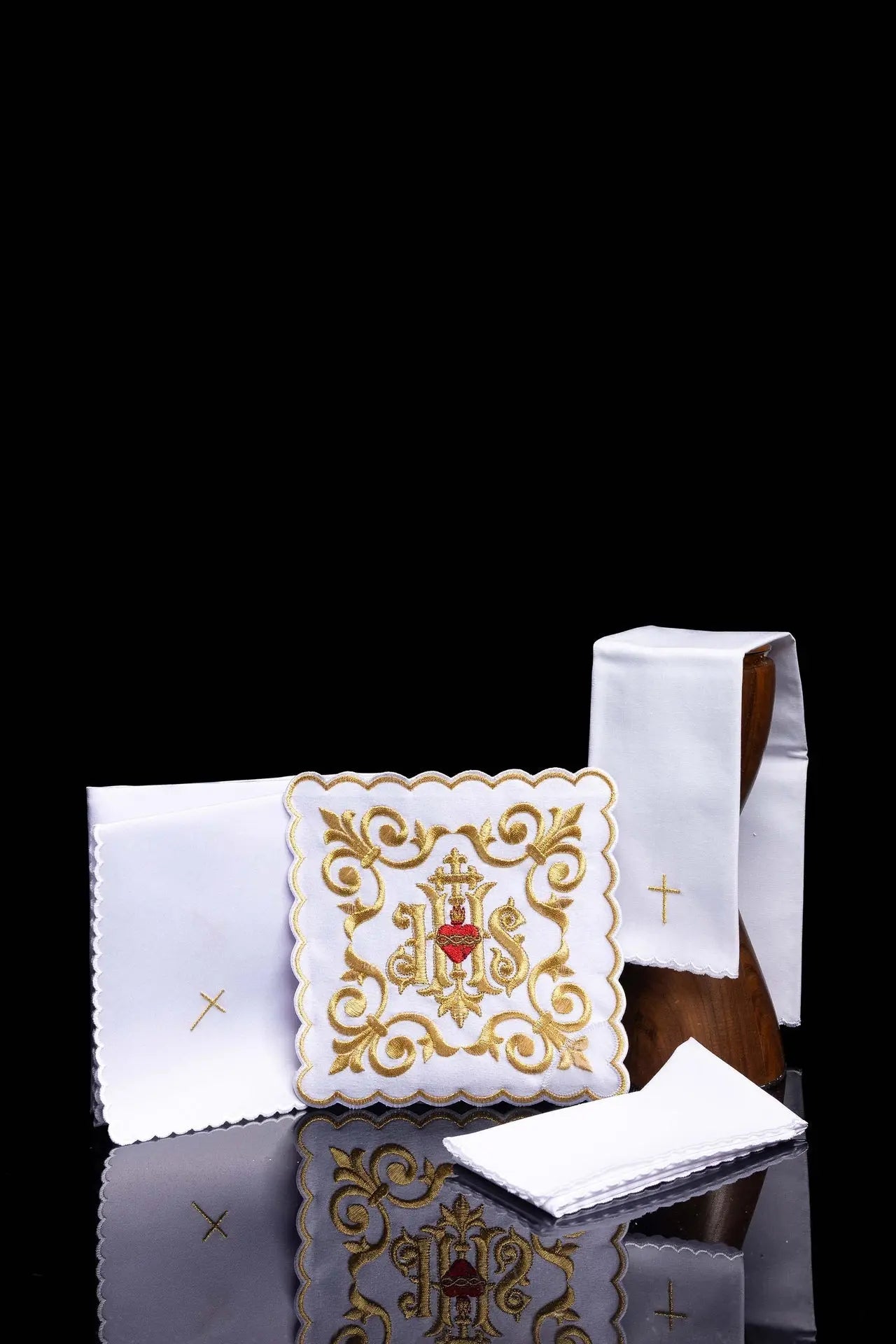 Richly decorated chalice linen set with IHS embroidery