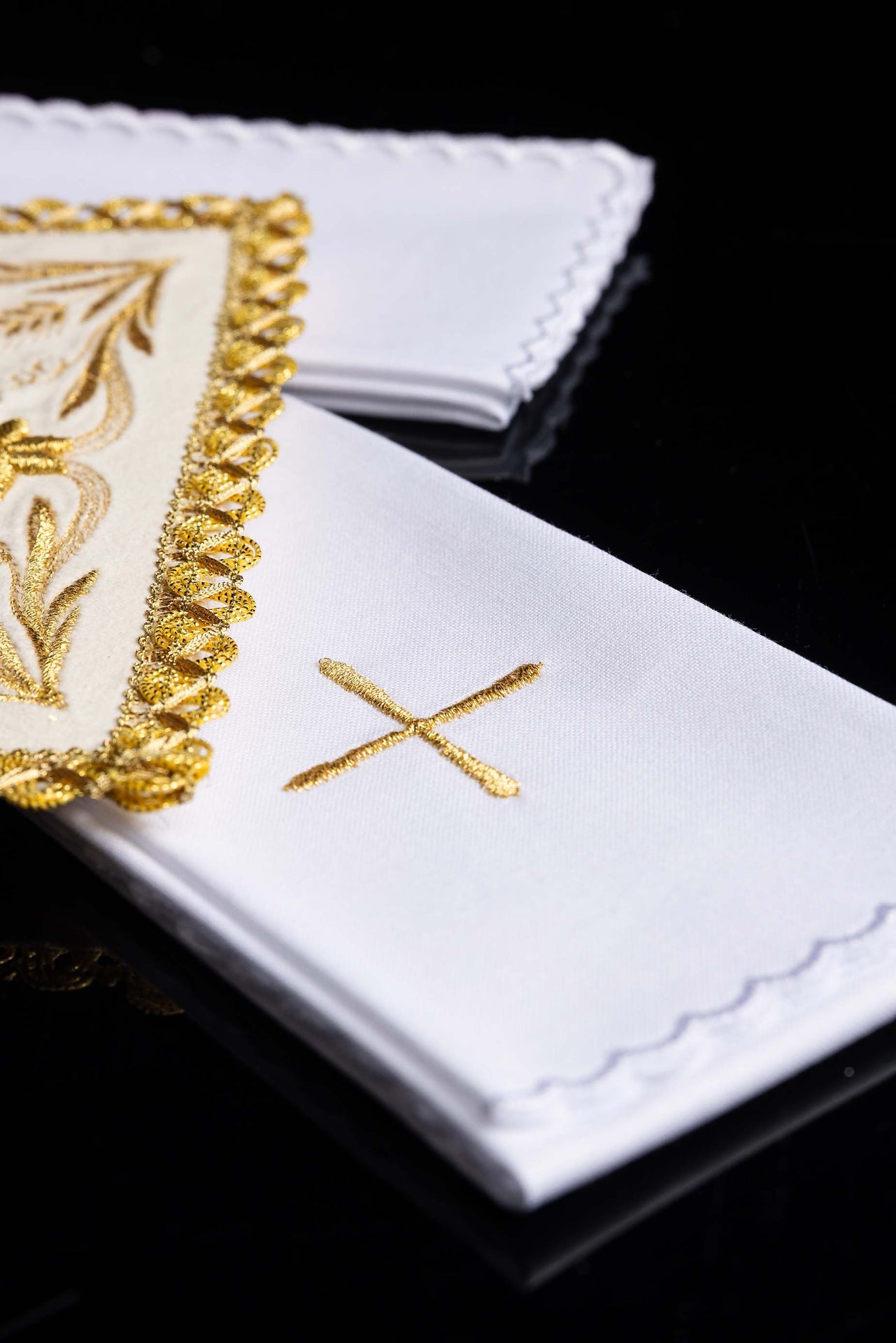 Bielizna kielichowa haftowana aksamitna Ecru - ORNATY.PL