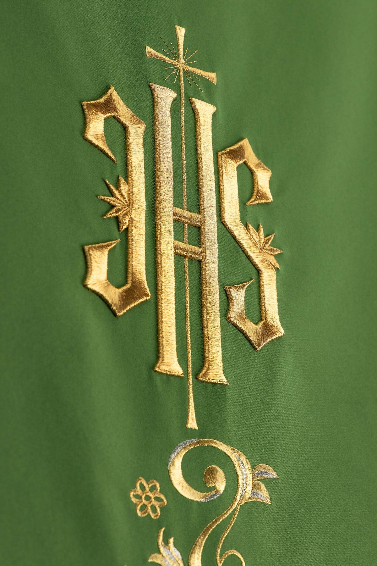 Paño de ambón Verde con IHS y Bordado floral