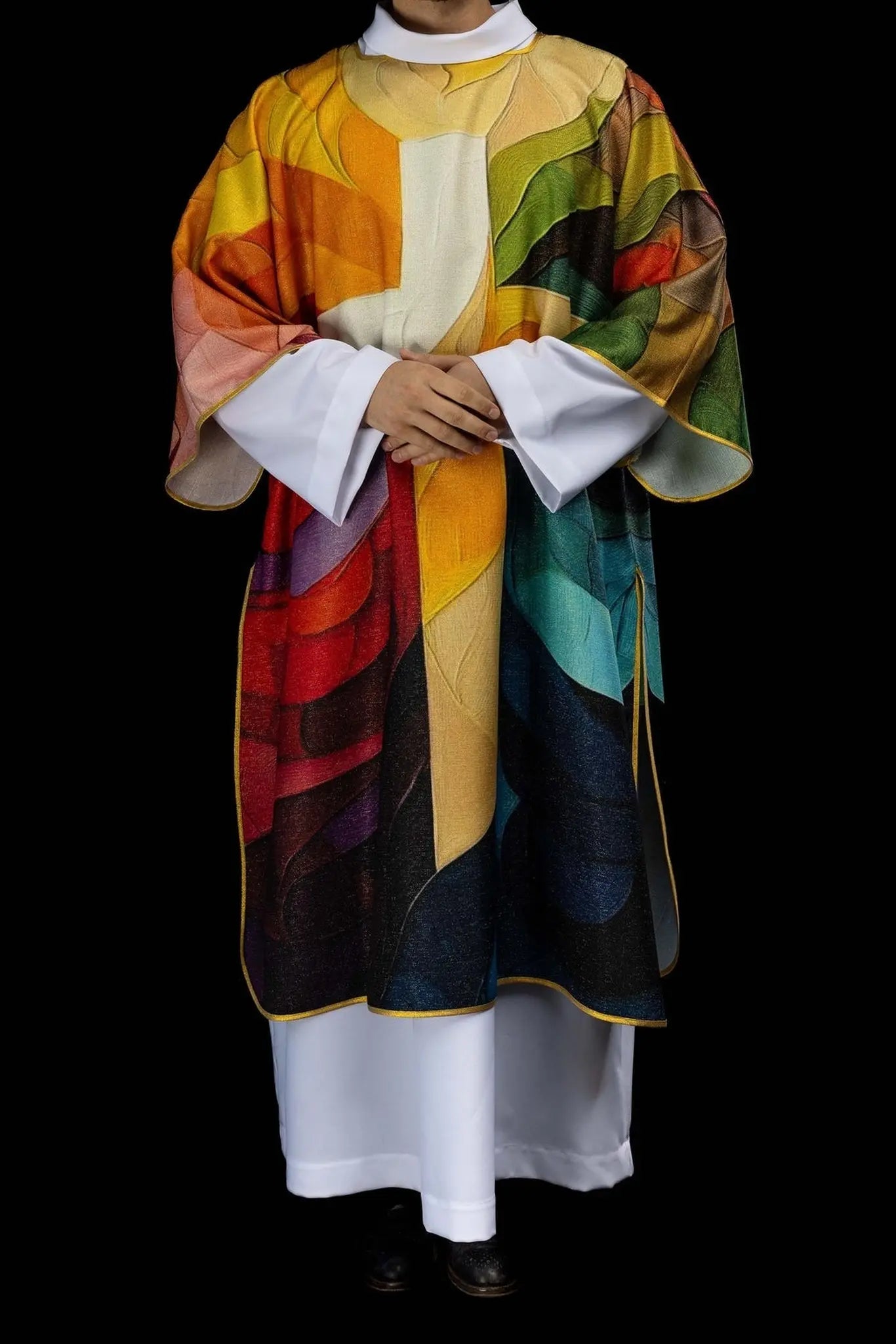 Dalmatica estampada multicolor con motivo de cruz
