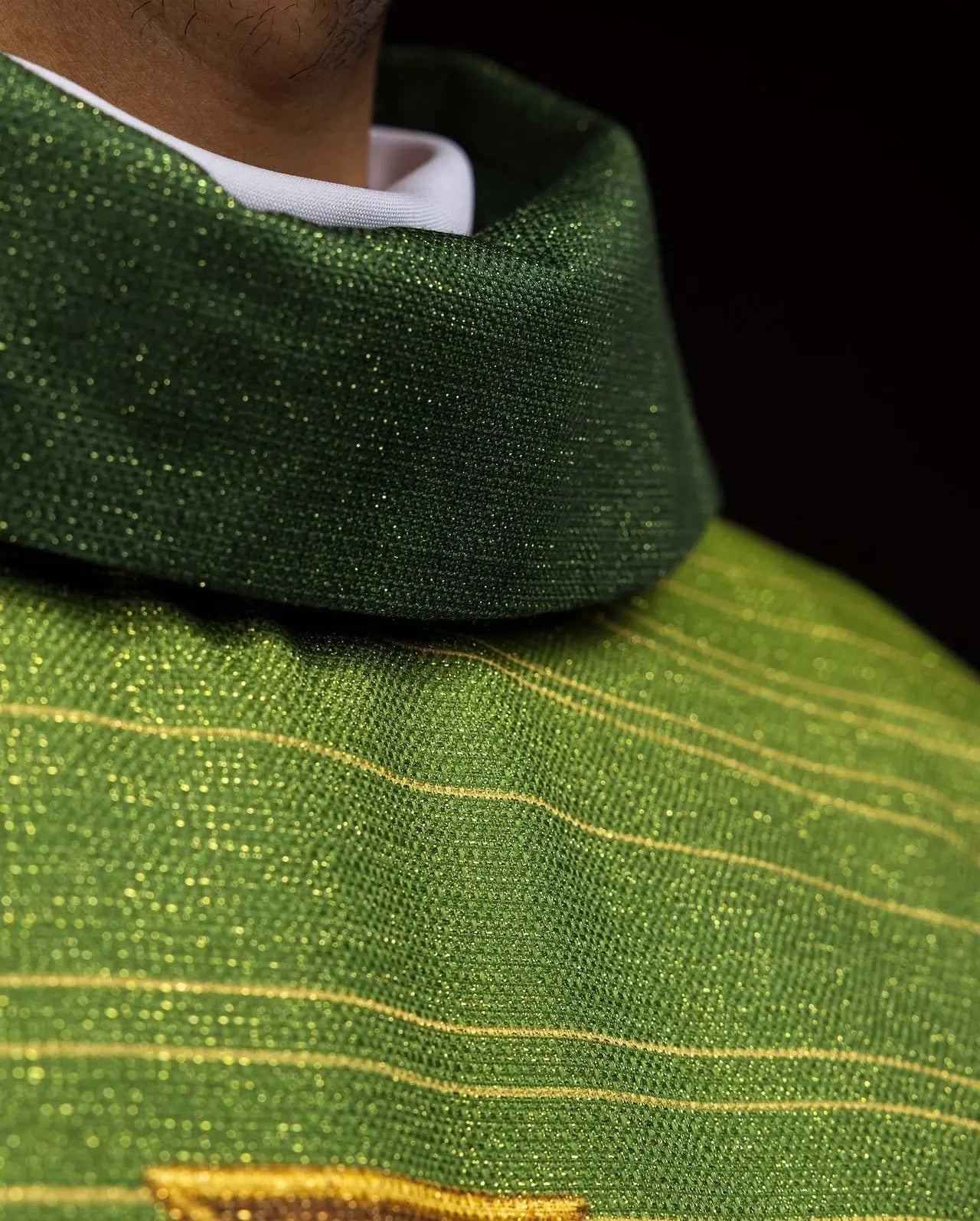 Casulla verde estampada con la Cruz de Jerusalén
