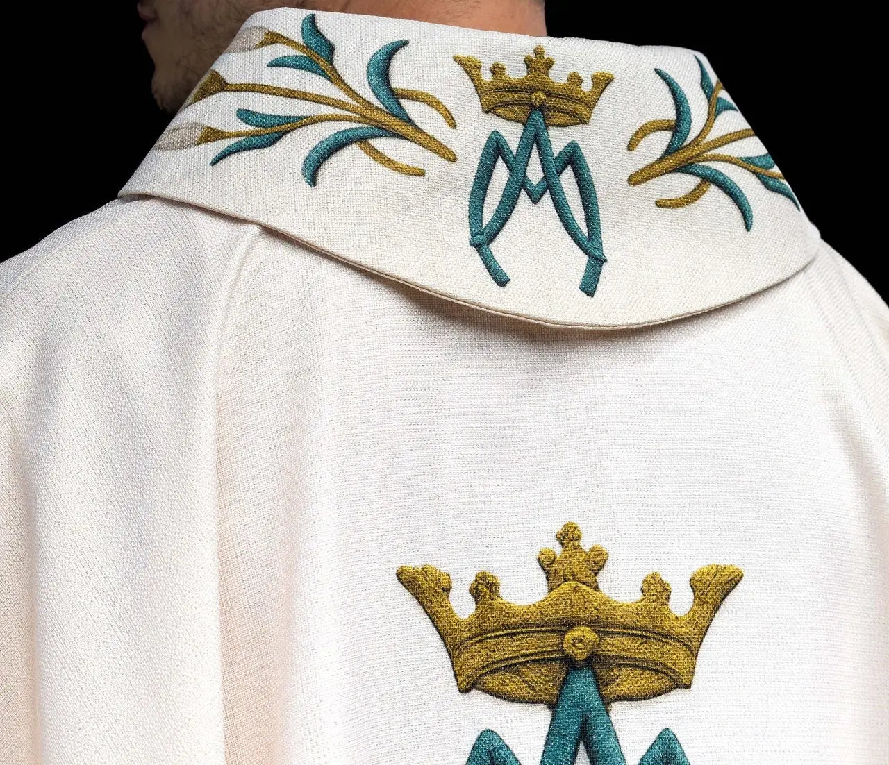 Marian printed chasuble with lily pattern and monogram ecru