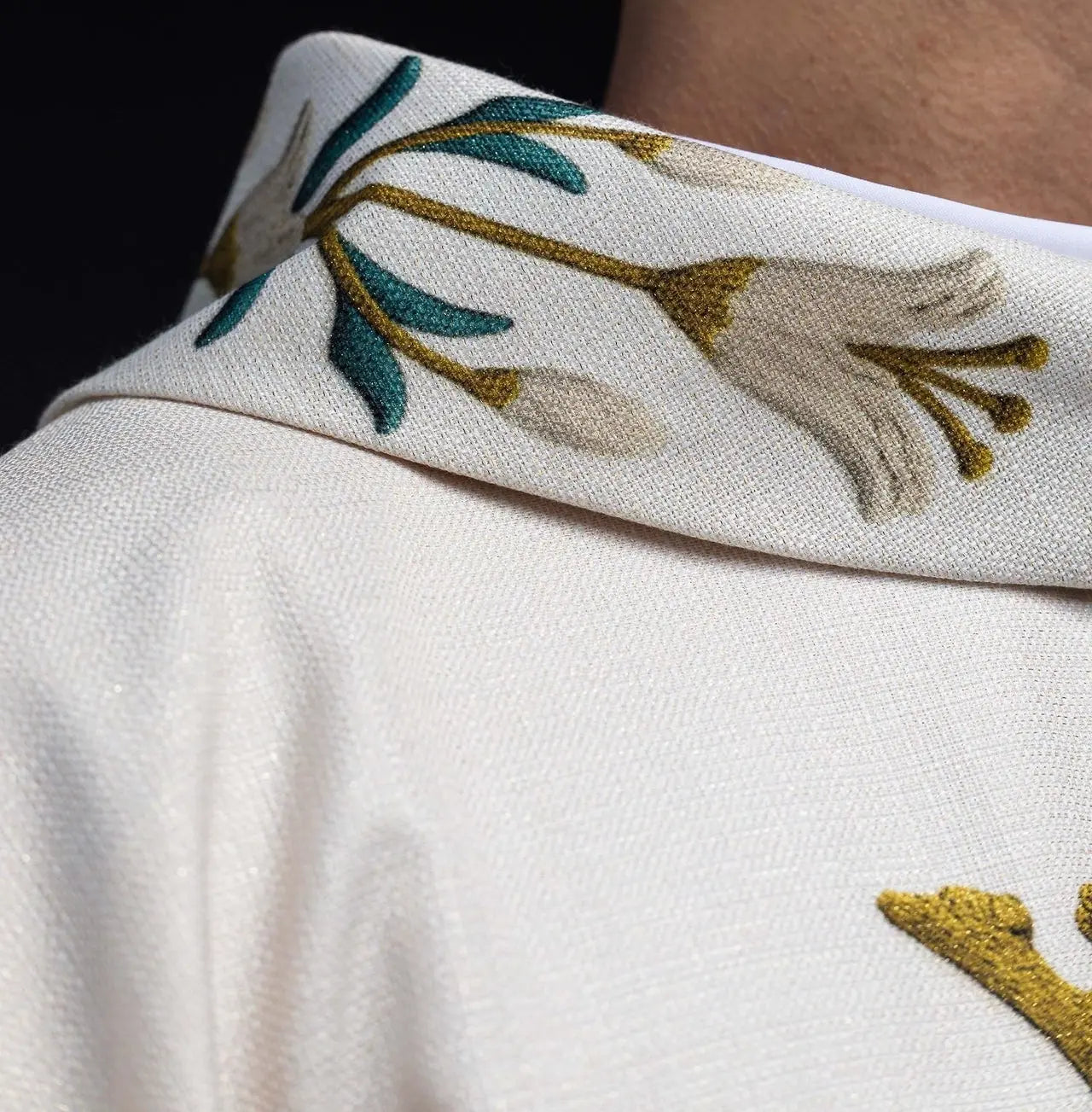 Marian printed chasuble with lily pattern and monogram ecru