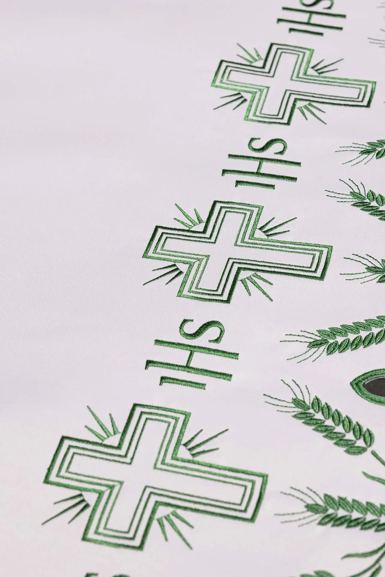 Altar Cloth with Cross IHS and Wheat Embroidery – Green Trim