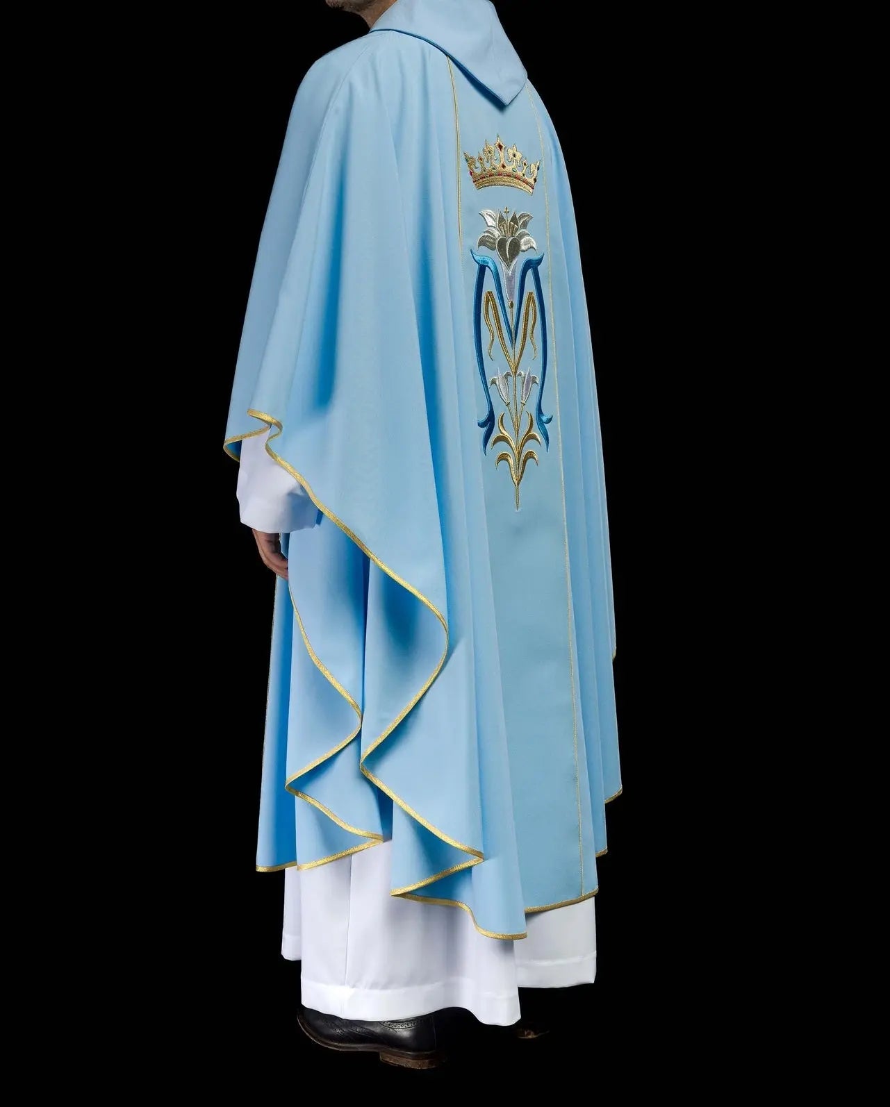 Casulla litúrgica mariana bordada con corona azul