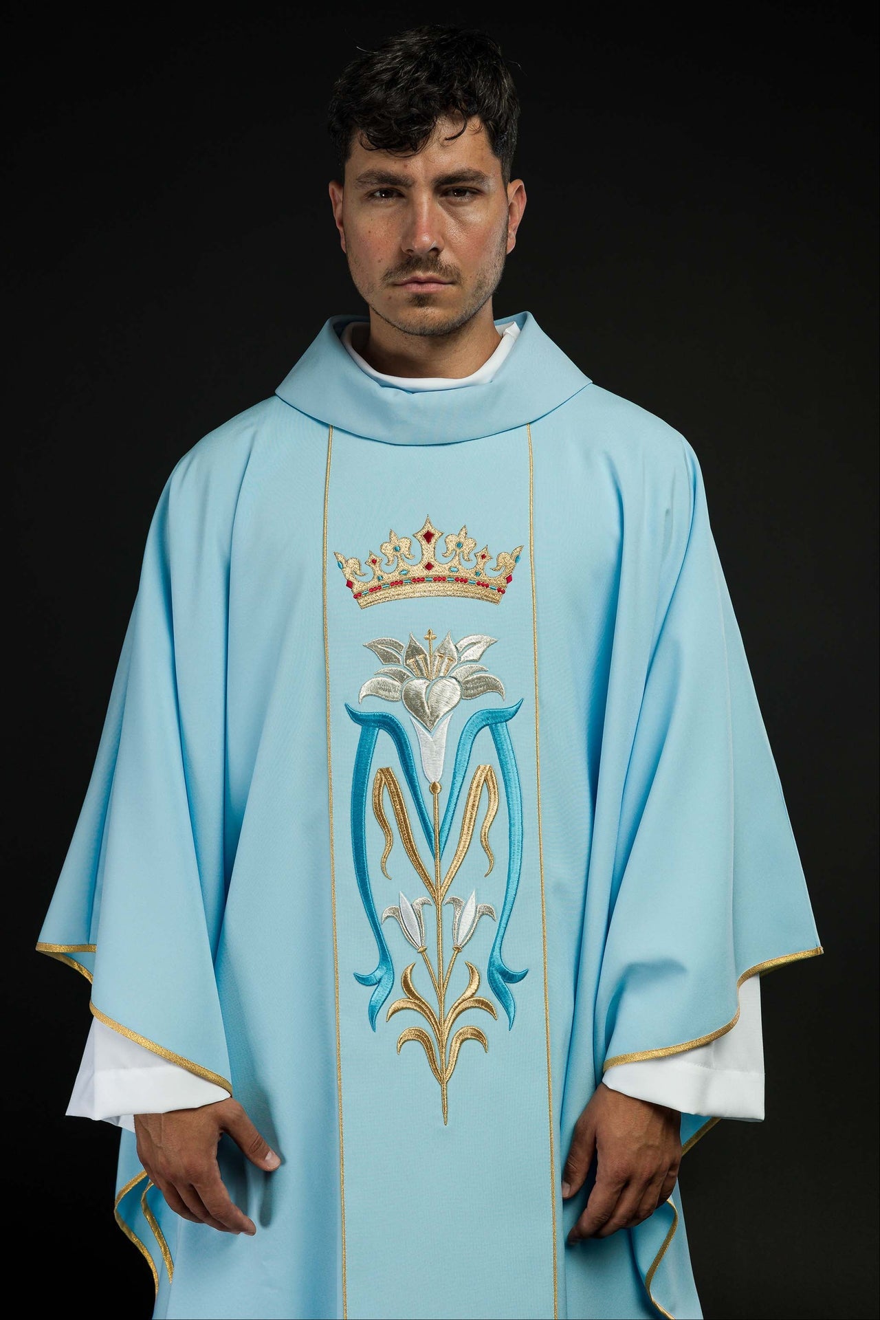 Ornat liturgiczny Maryjny haftowany z koroną Niebieski - ORNATY.PL