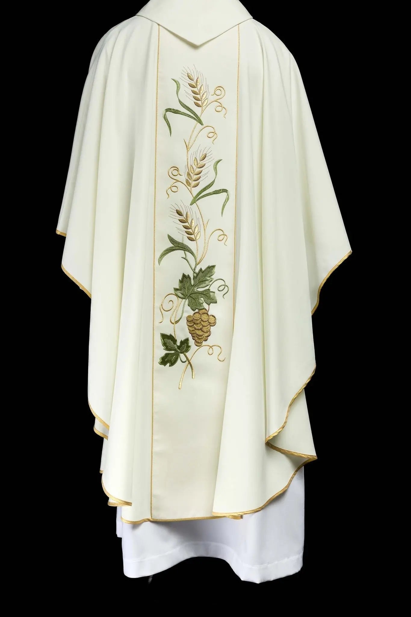 Belt chasuble embroidered with IHS symbol, ears and grapes ecru