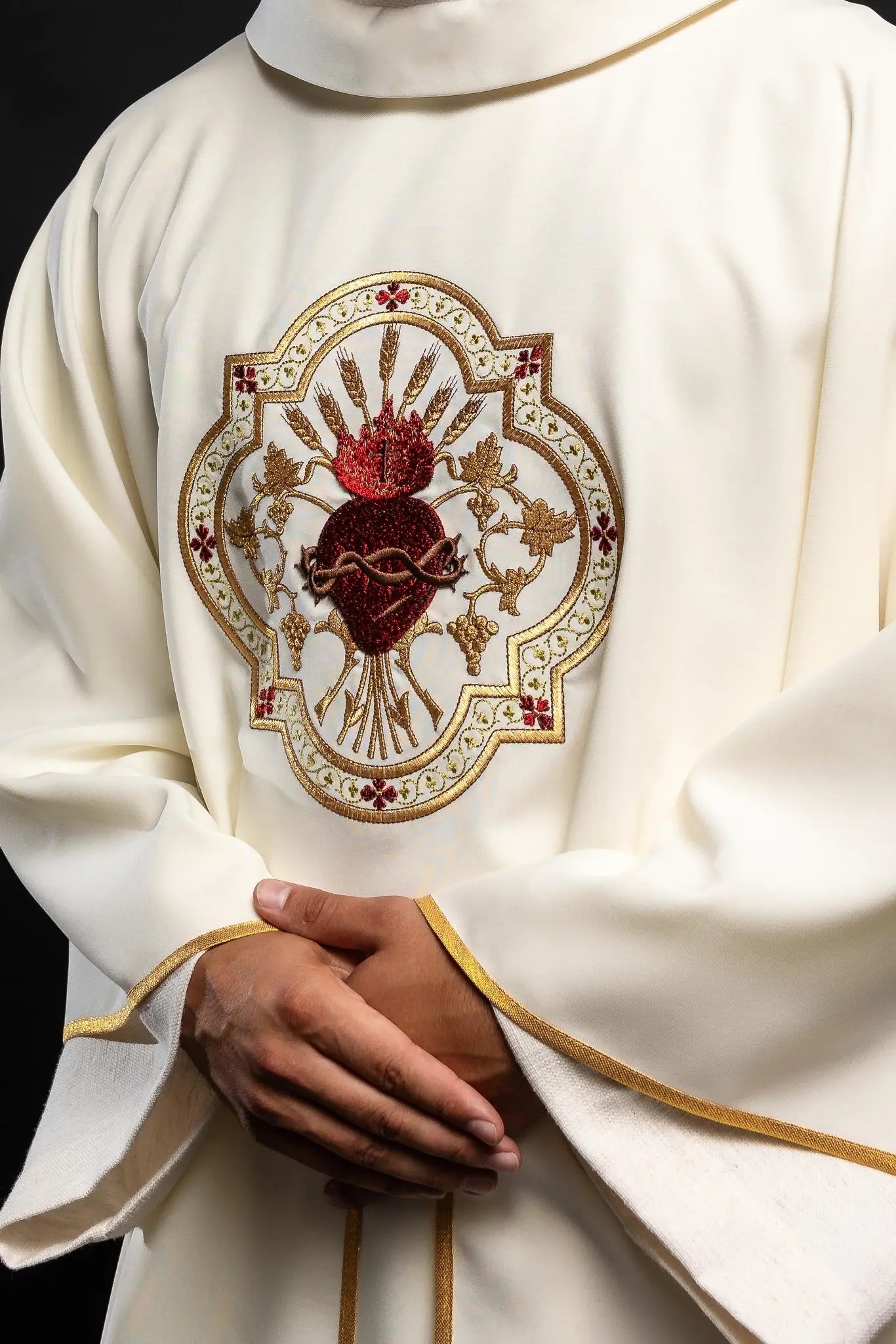 Chasuble with wide collar with embroidered NSPJ and Eucharistic chalice