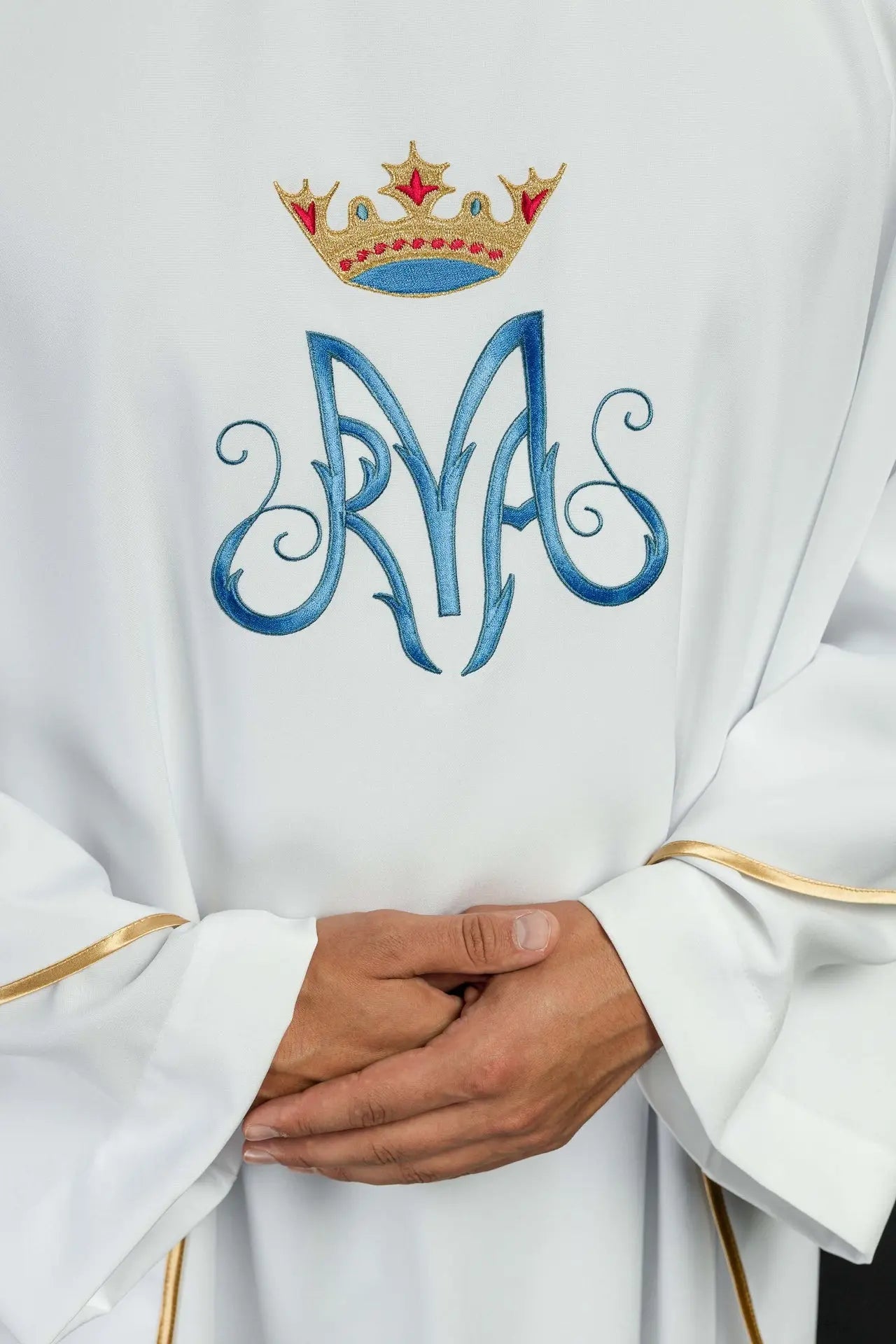 Casulla litúrgica blanca mariana