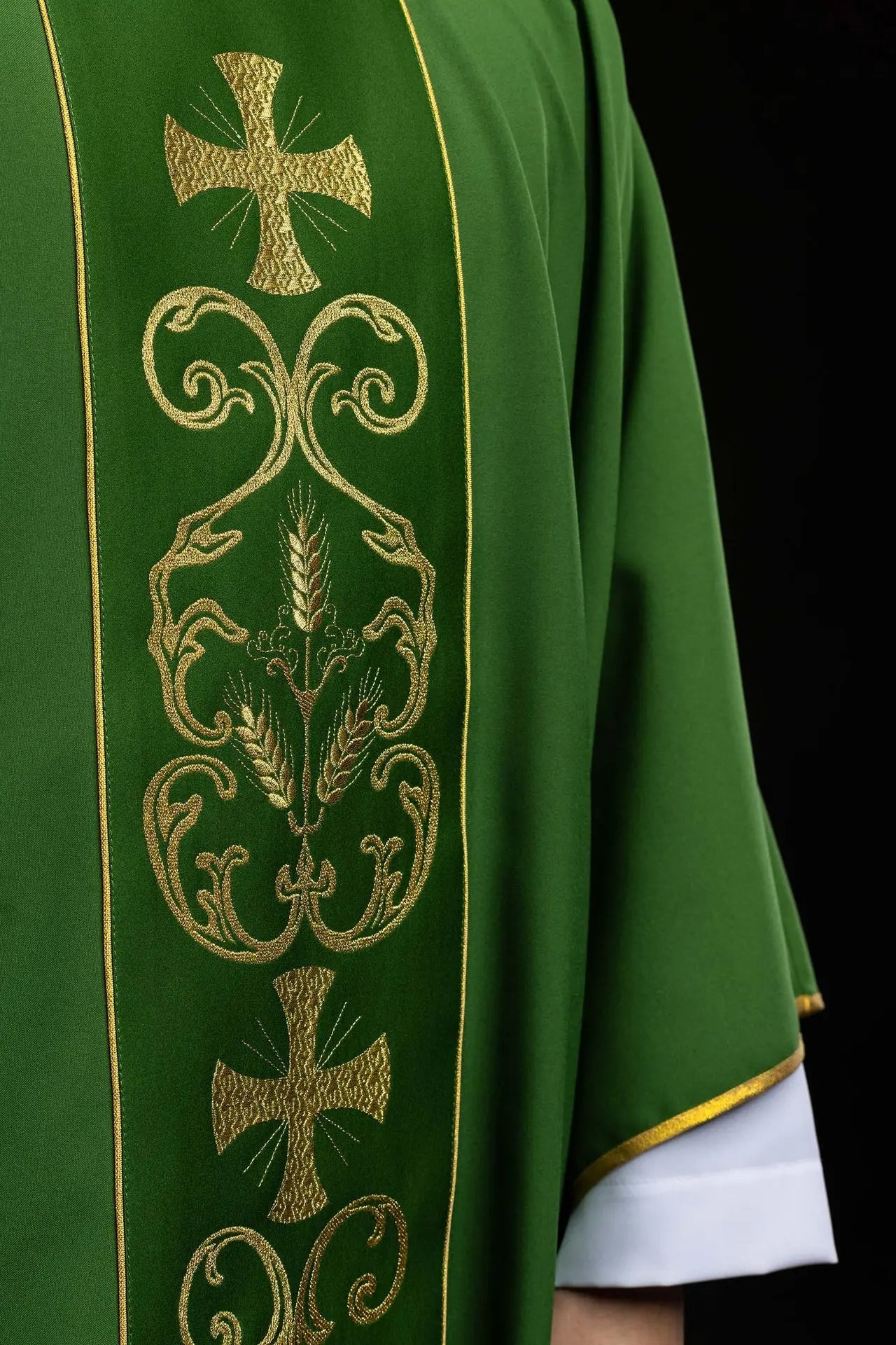 Casulla verde con orfre embroidered eucarístico