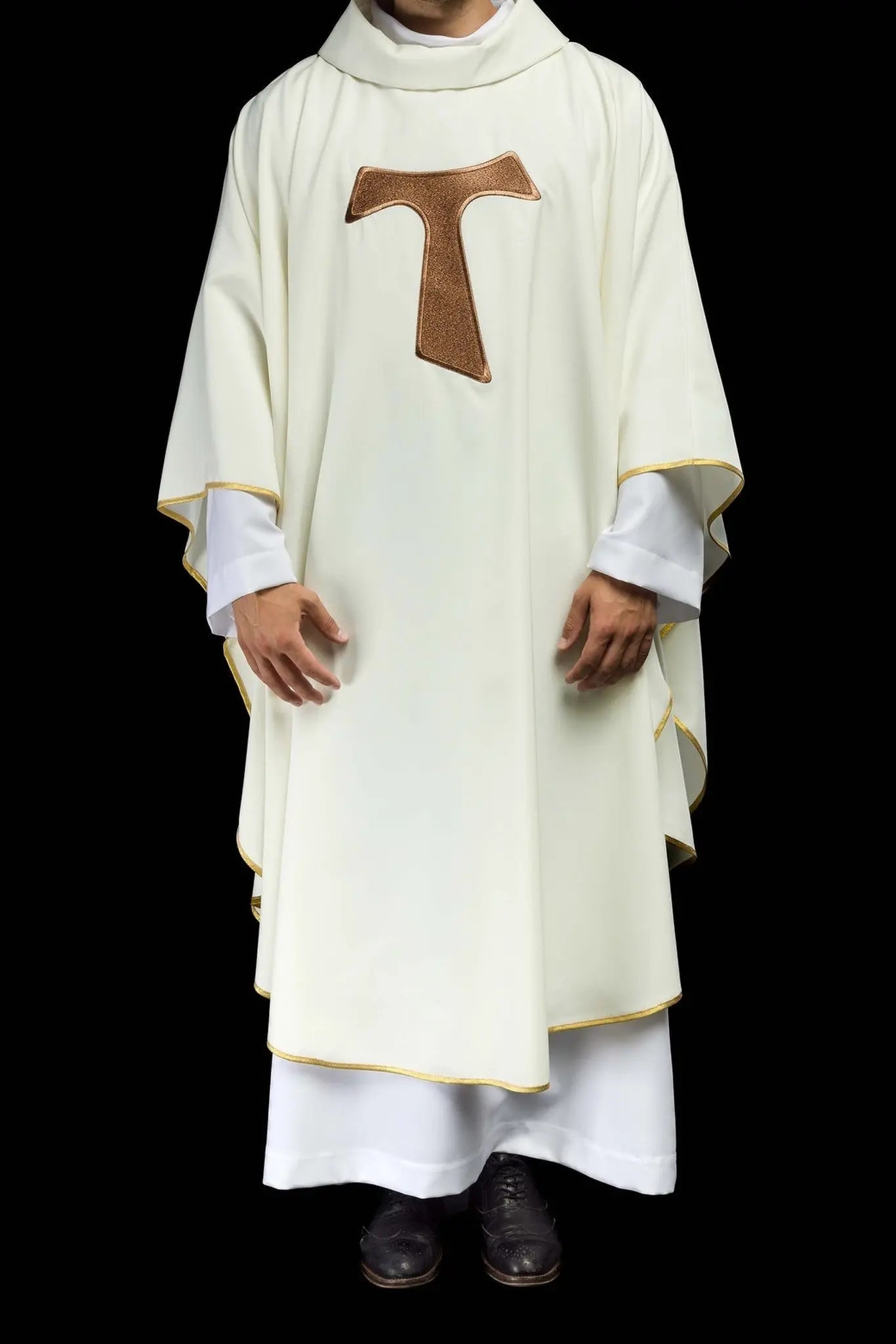 Casulla litúrgica con cruz franciscana