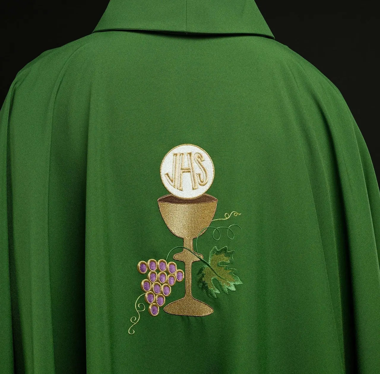 Casulla bordada Cáliz verde Uva