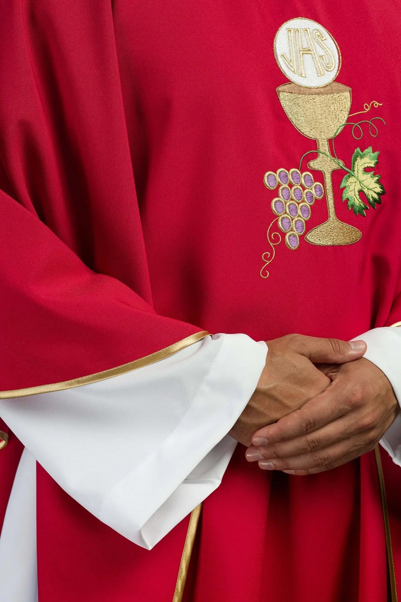Chasuble chalice Cross and grapes ecru