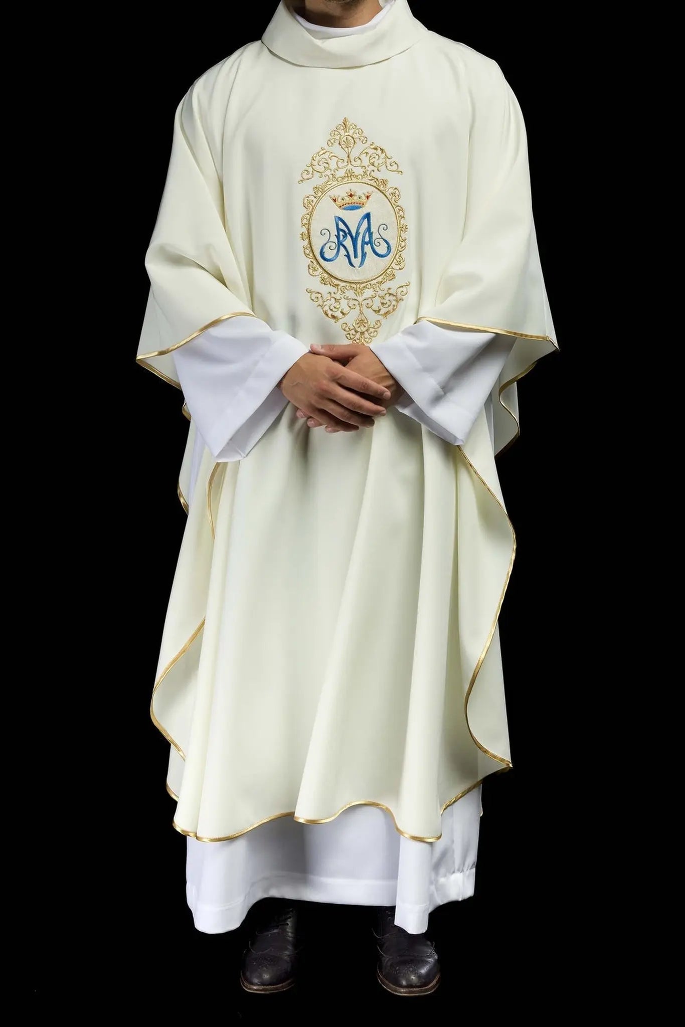 Chasuble with Marian motif surrounded by gold embroidery