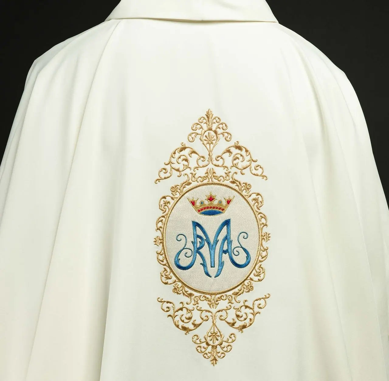 Chasuble with Marian motif surrounded by gold embroidery