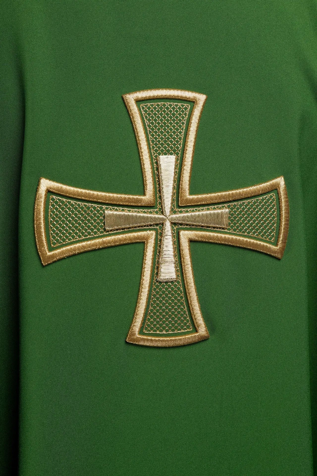 Embroidered chasuble Green with Cross motif