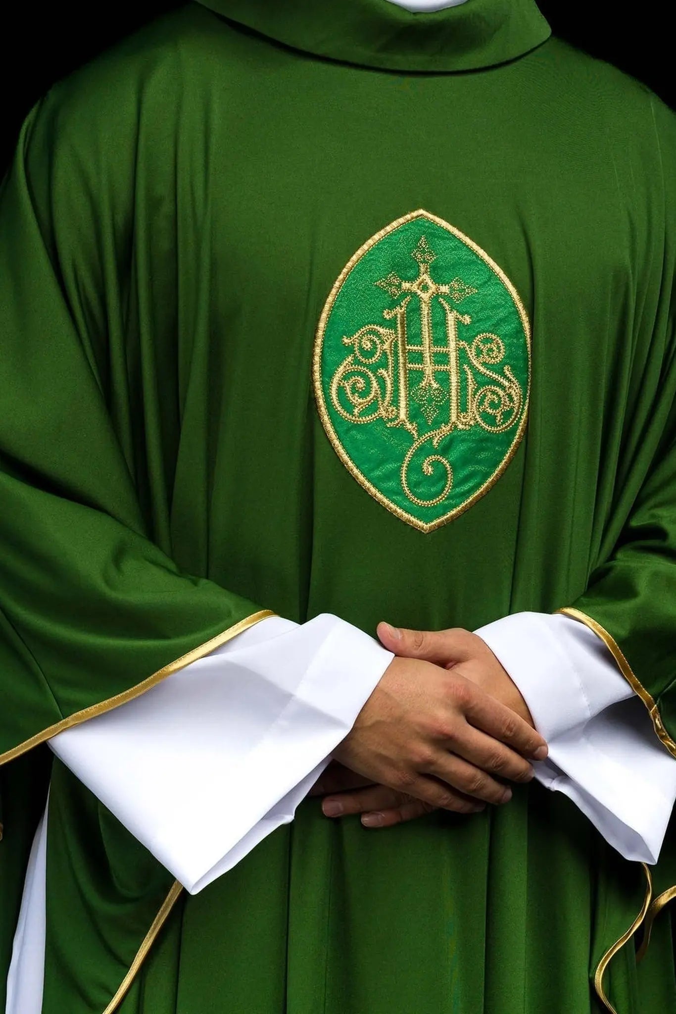 Chasuble embroidered with IHS lightweight SACROLITE knitted fabric