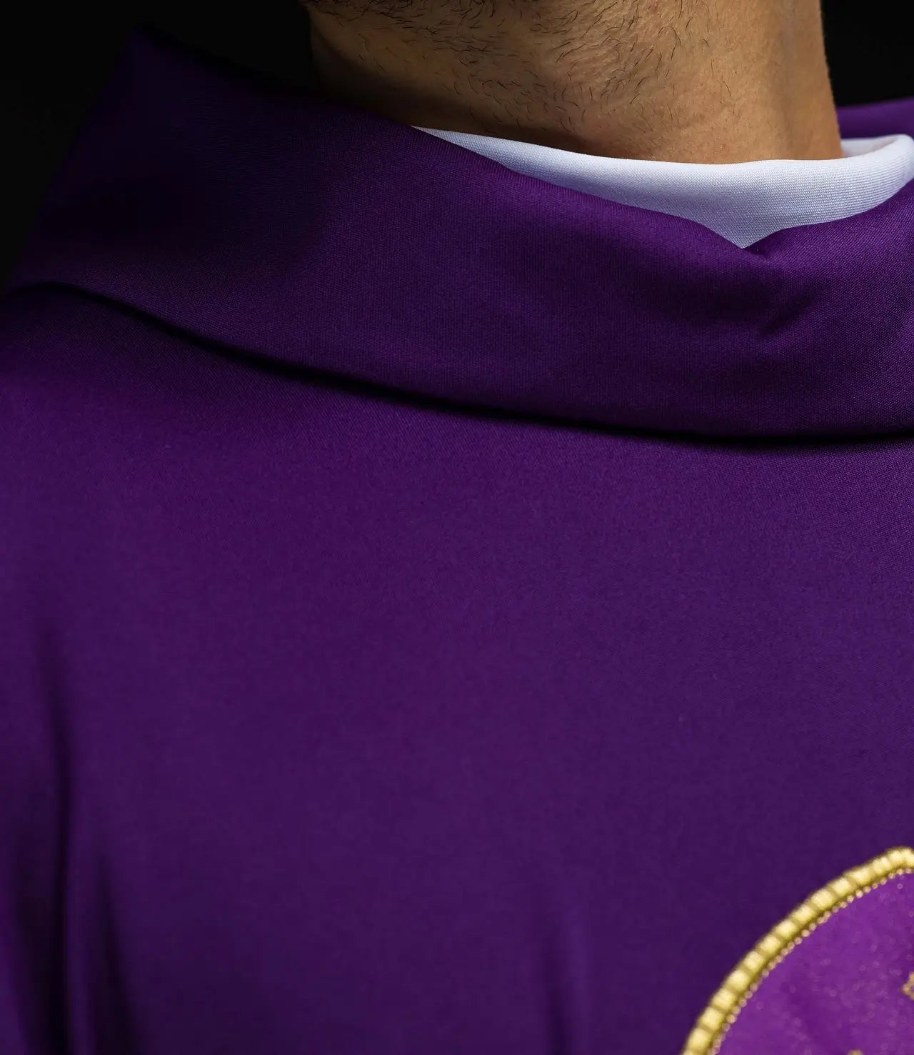 Chasuble embroidered with IHS lightweight SACROLITE knitted fabric