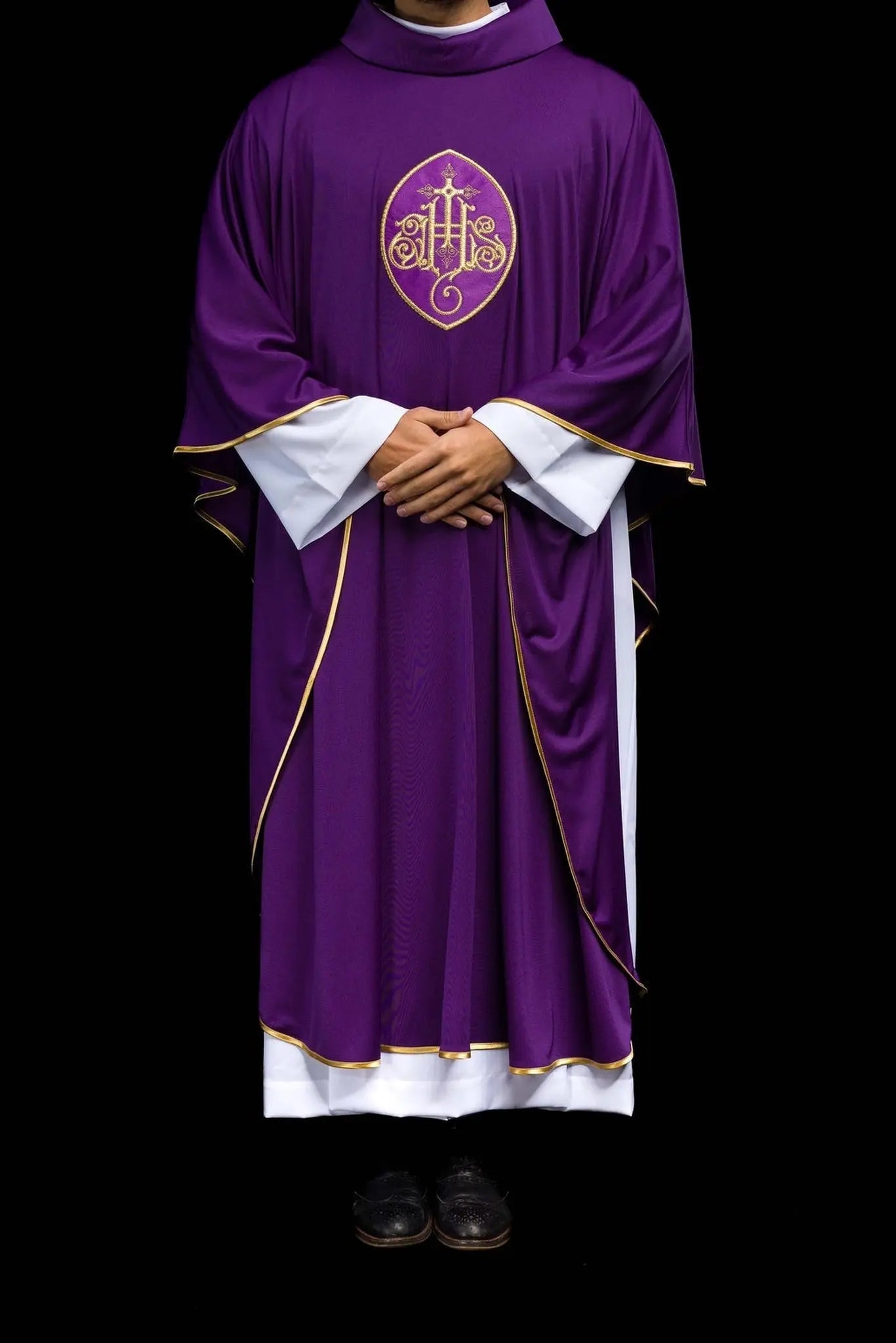 Chasuble embroidered with IHS lightweight SACROLITE knitted fabric