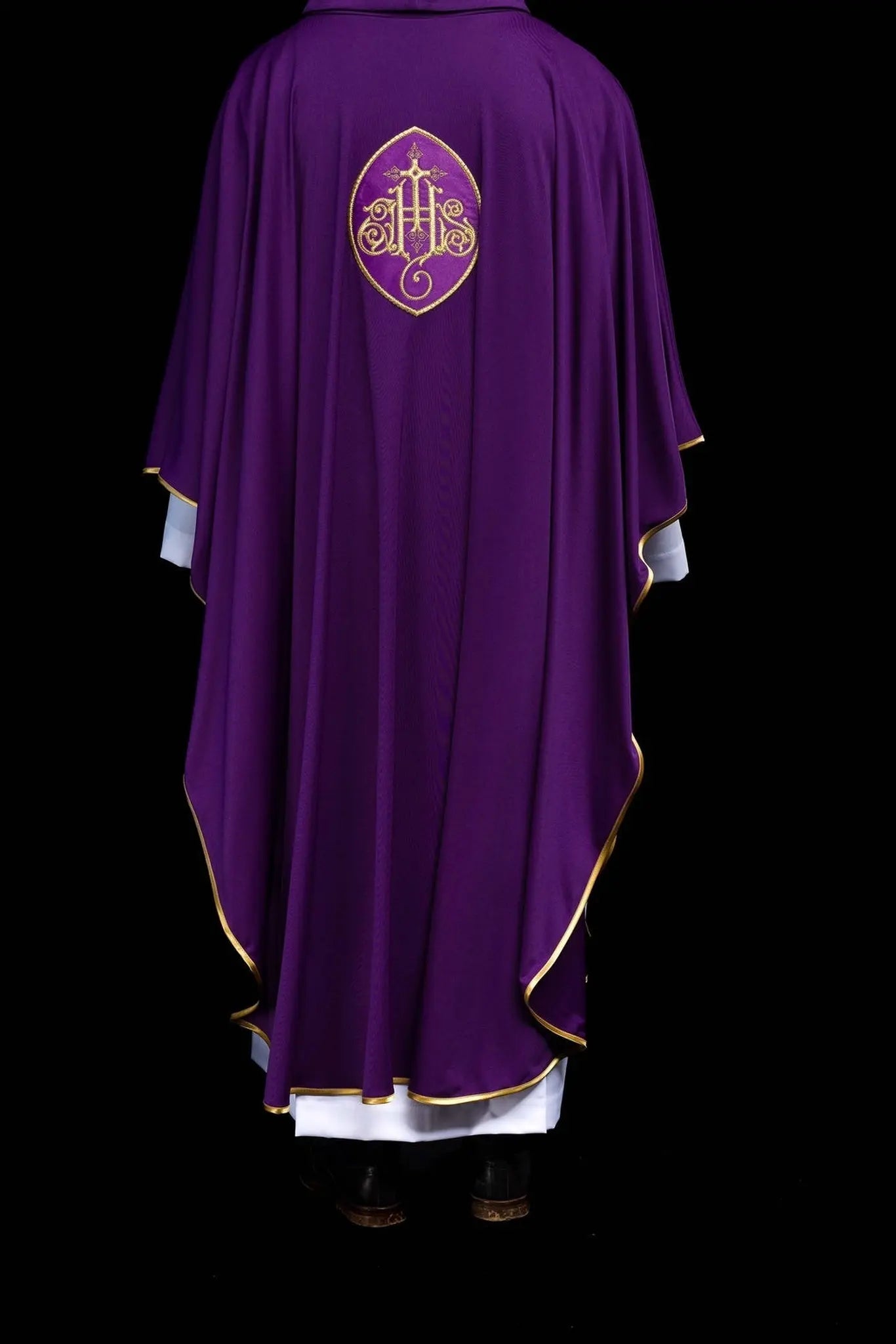 Chasuble embroidered with IHS lightweight SACROLITE knitted fabric