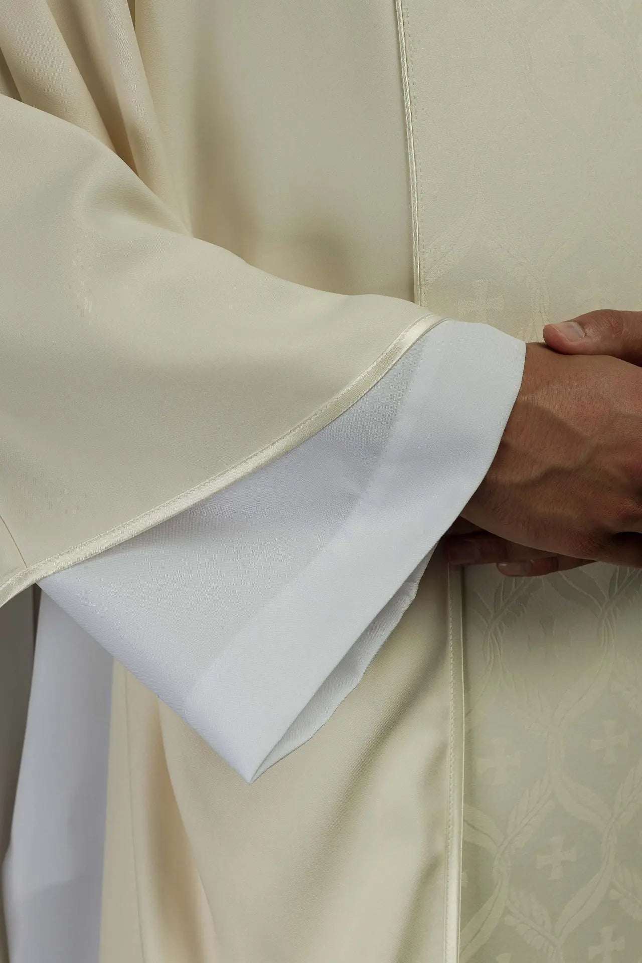 Ecru Chasuble with Jacquard Cross-patterned Band