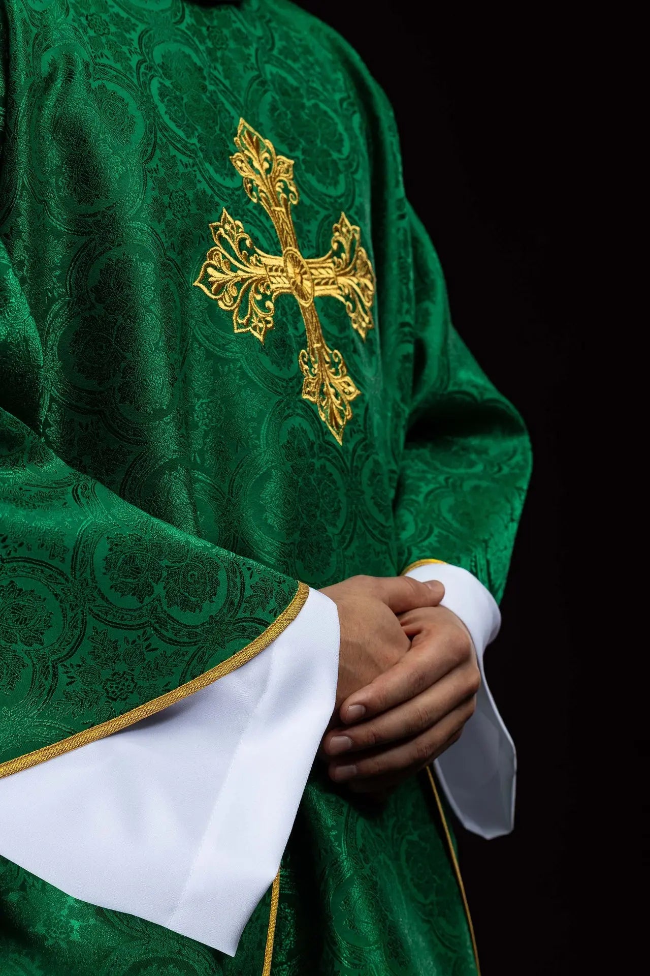 Green chasuble with cross jacquard fabric