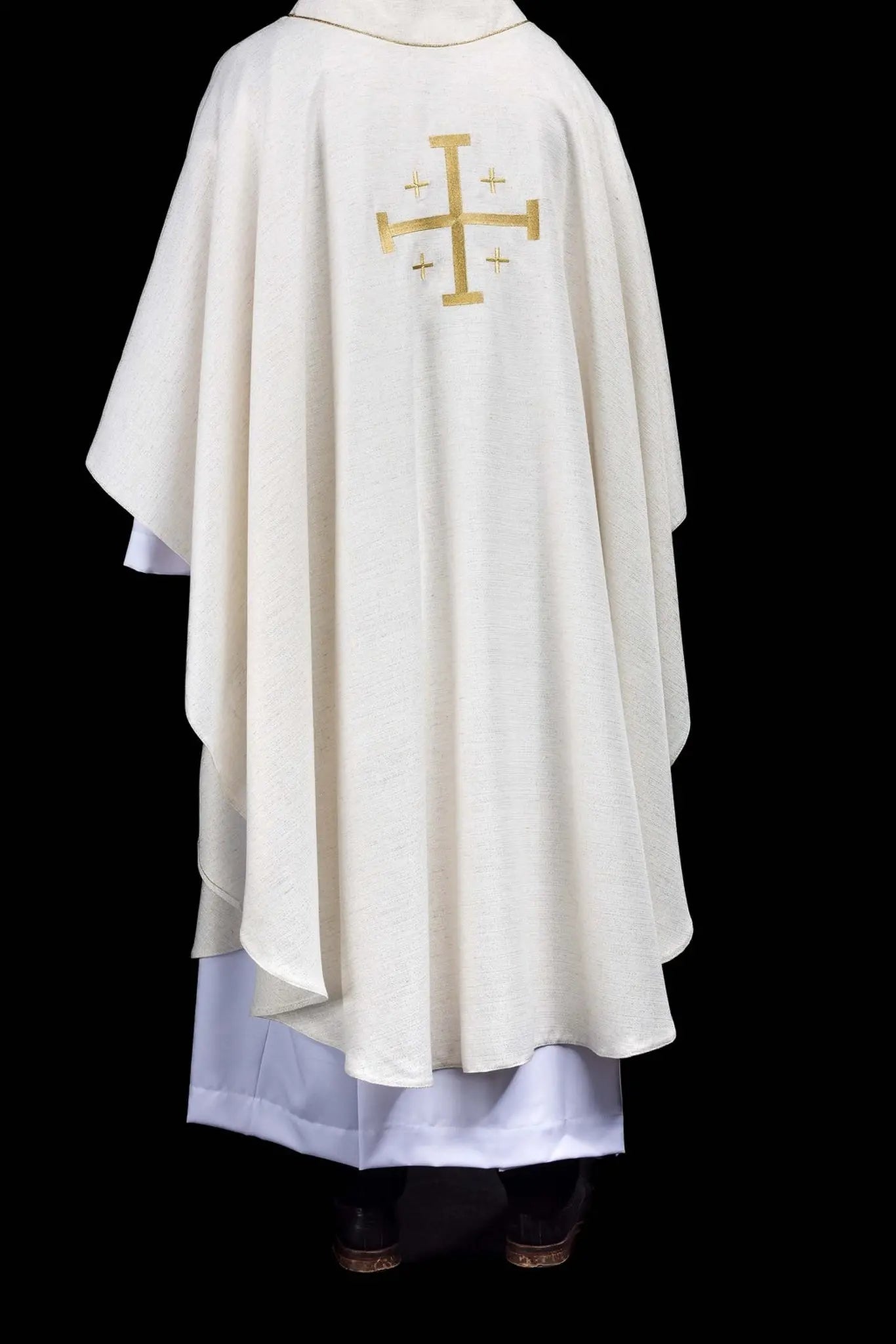 Casulla bordada con la Cruz de Jerusalén color crudo