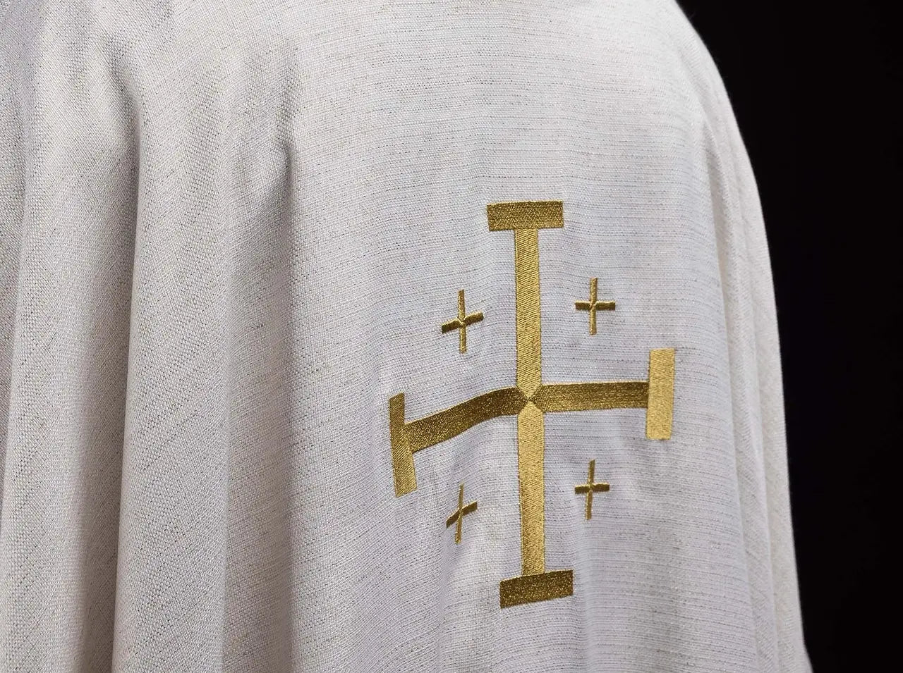 Embroidered chasuble with the Jerusalem Cross ecru