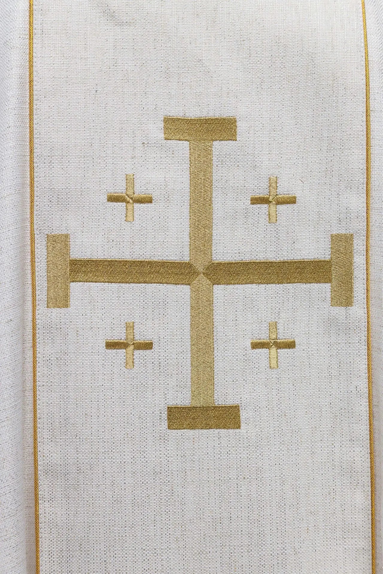 Casulla bordada con Cruz de Jerusalén ecru