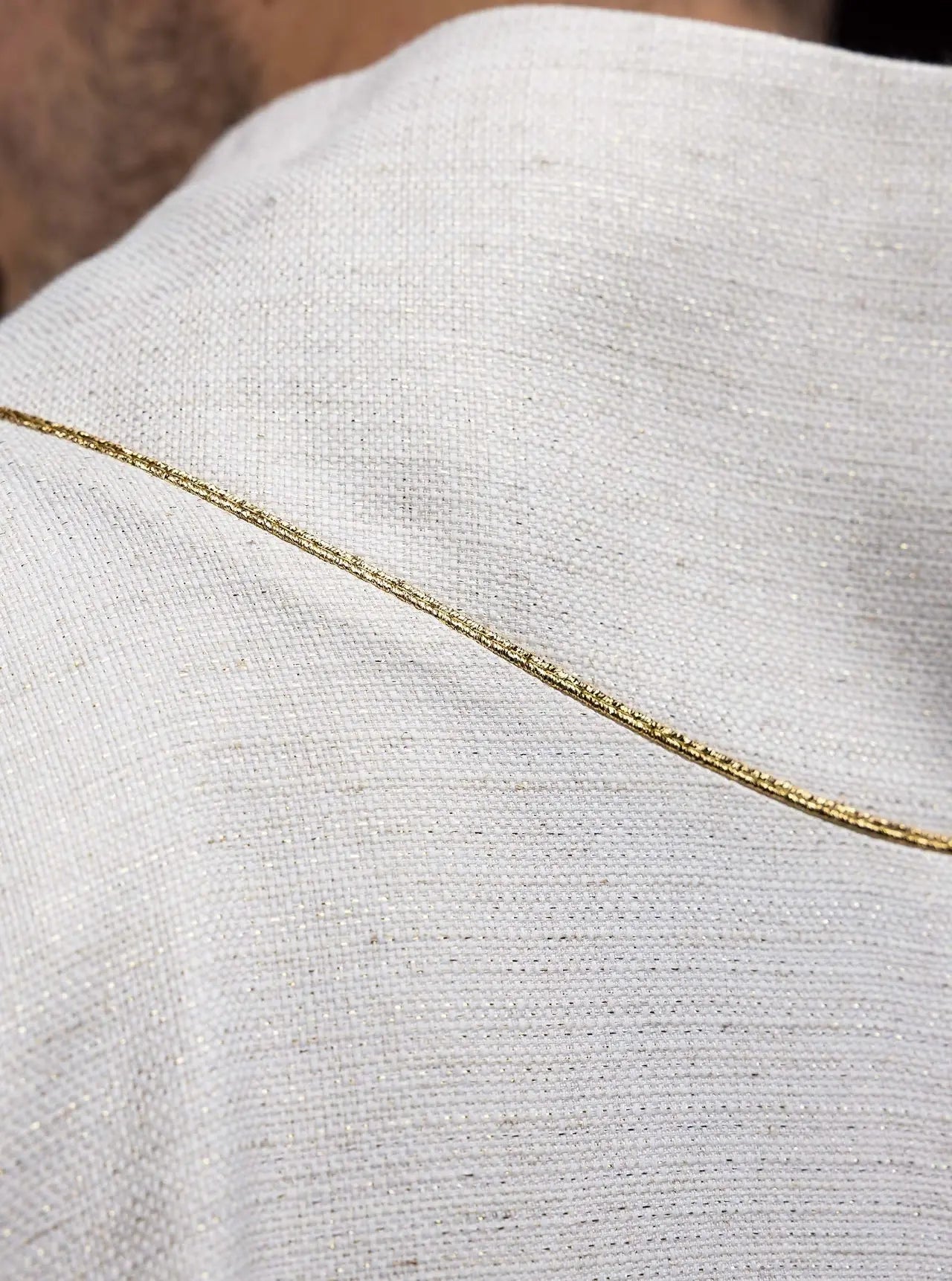 Embroidered chasuble with the image of the Merciful Jesus ecru