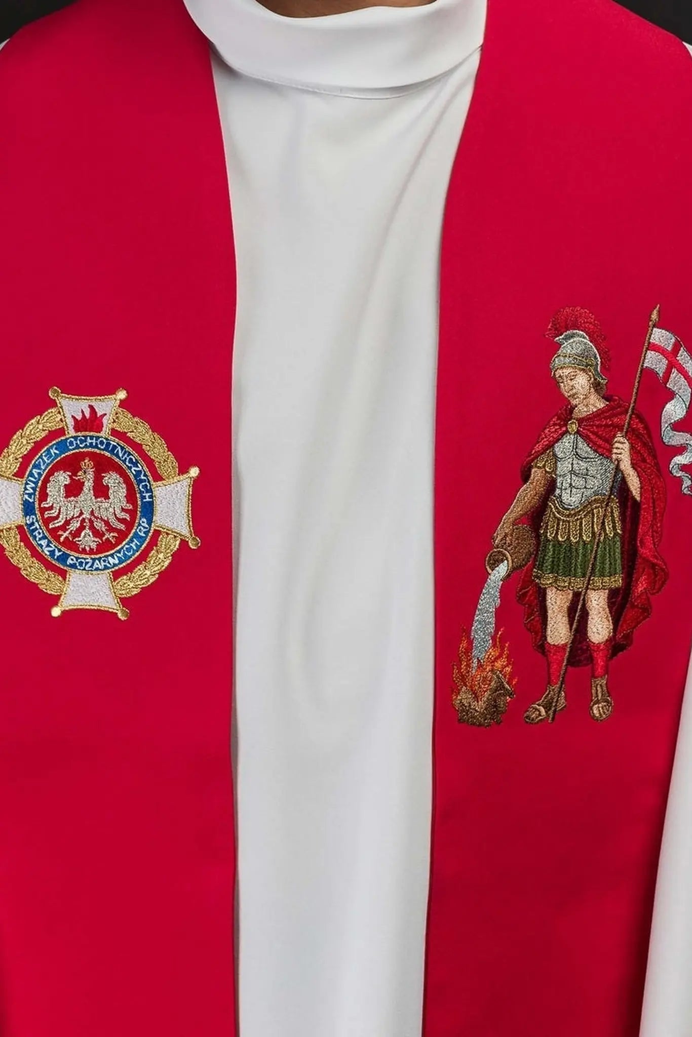 Estola bordada con la imagen de San Florián