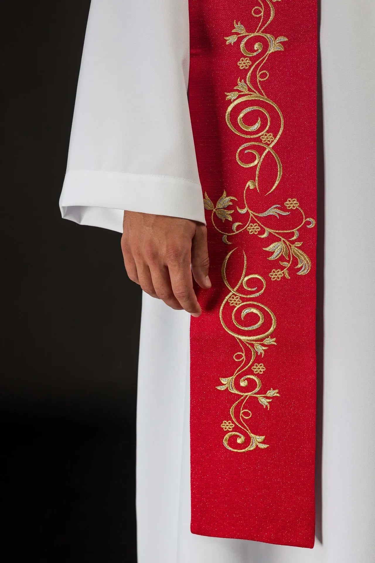Estola ricamente bordada con la imagen de San Florián