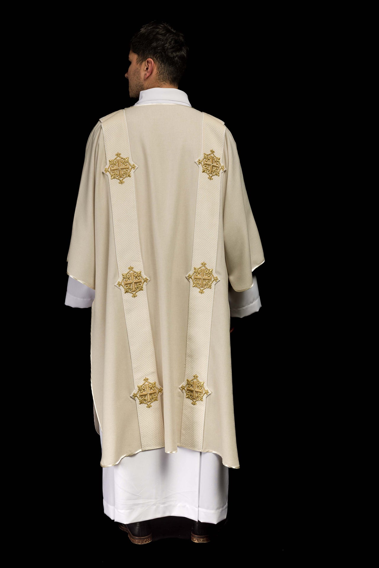 Dalmatyka z pasami na aksamicie z symbolami Krzyża Ecru - ORNATY.PL