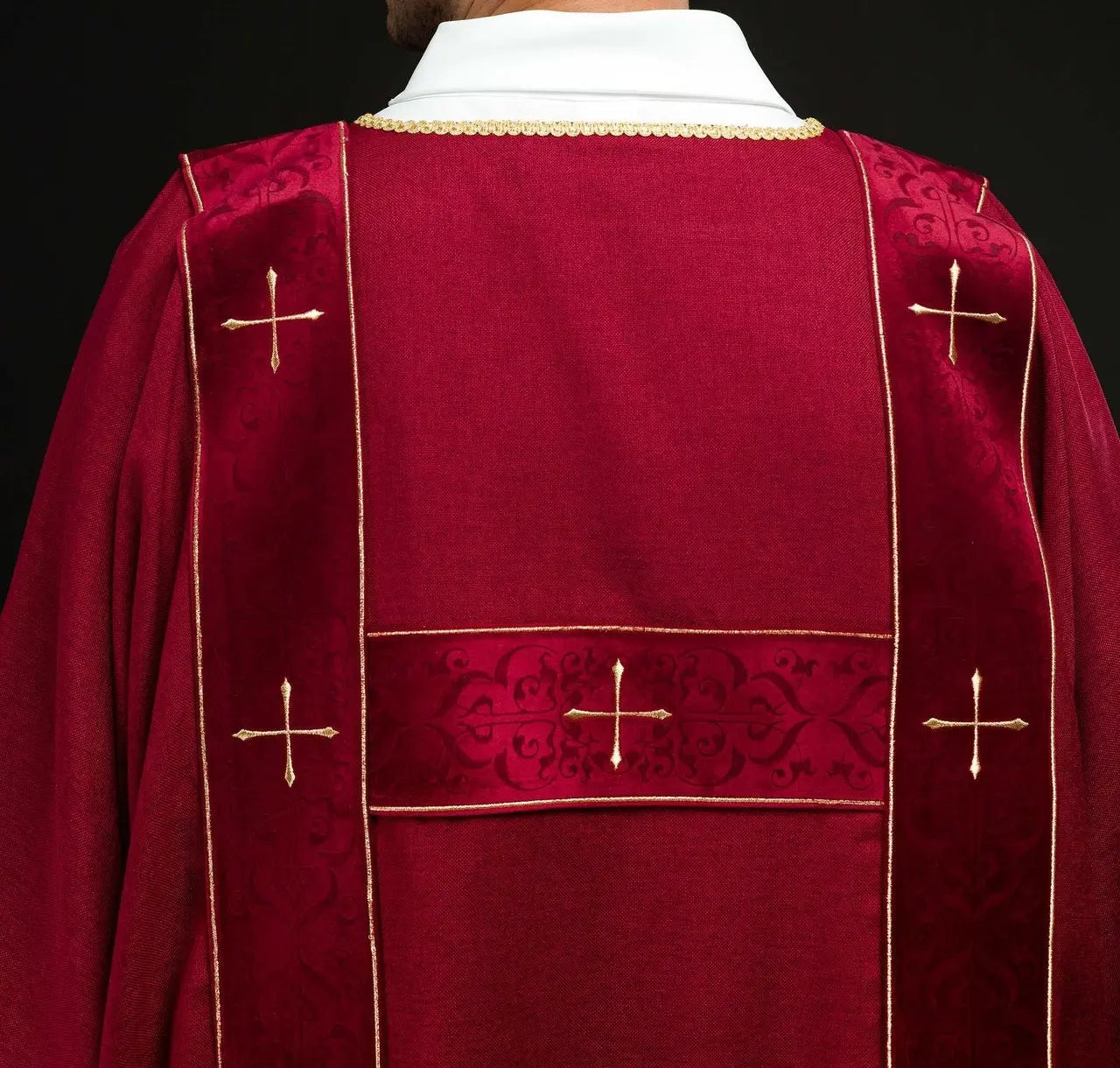 Dalmatic with velvet stripes and embroidered gold crosses red