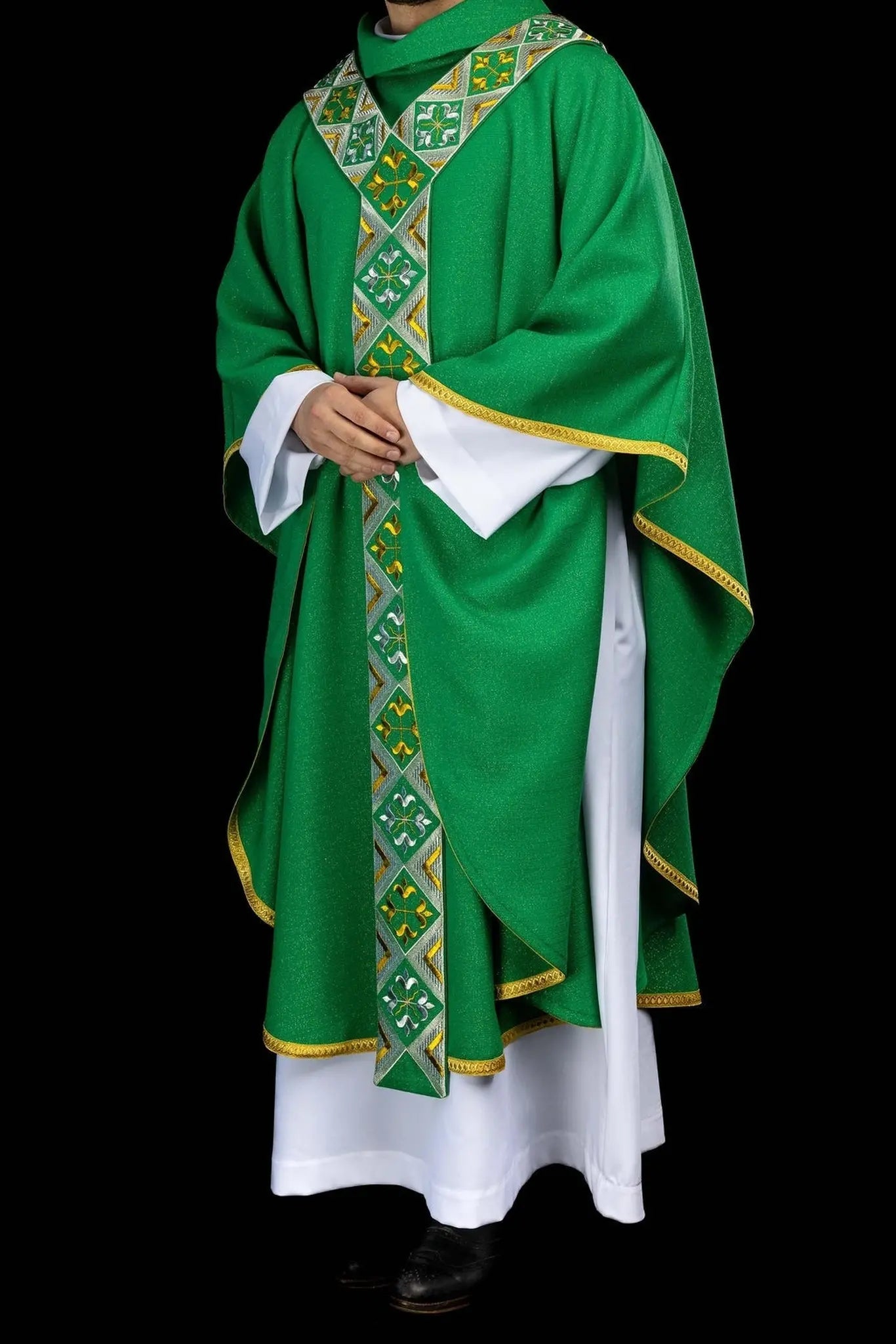 Conjunto de Casulla Verde con Orfray Bordado