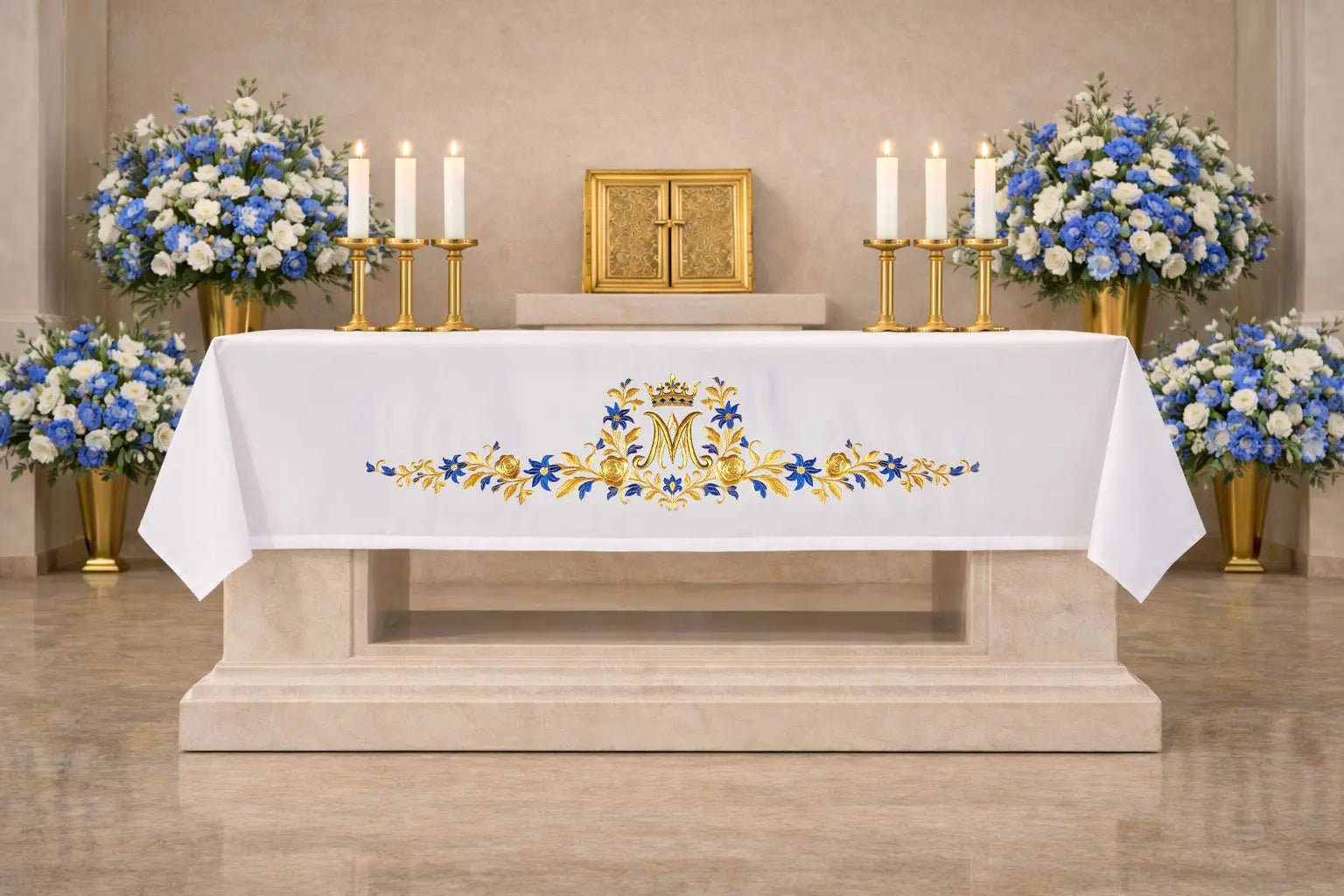 Mantel de Altar con Bordado del Monograma Mariano