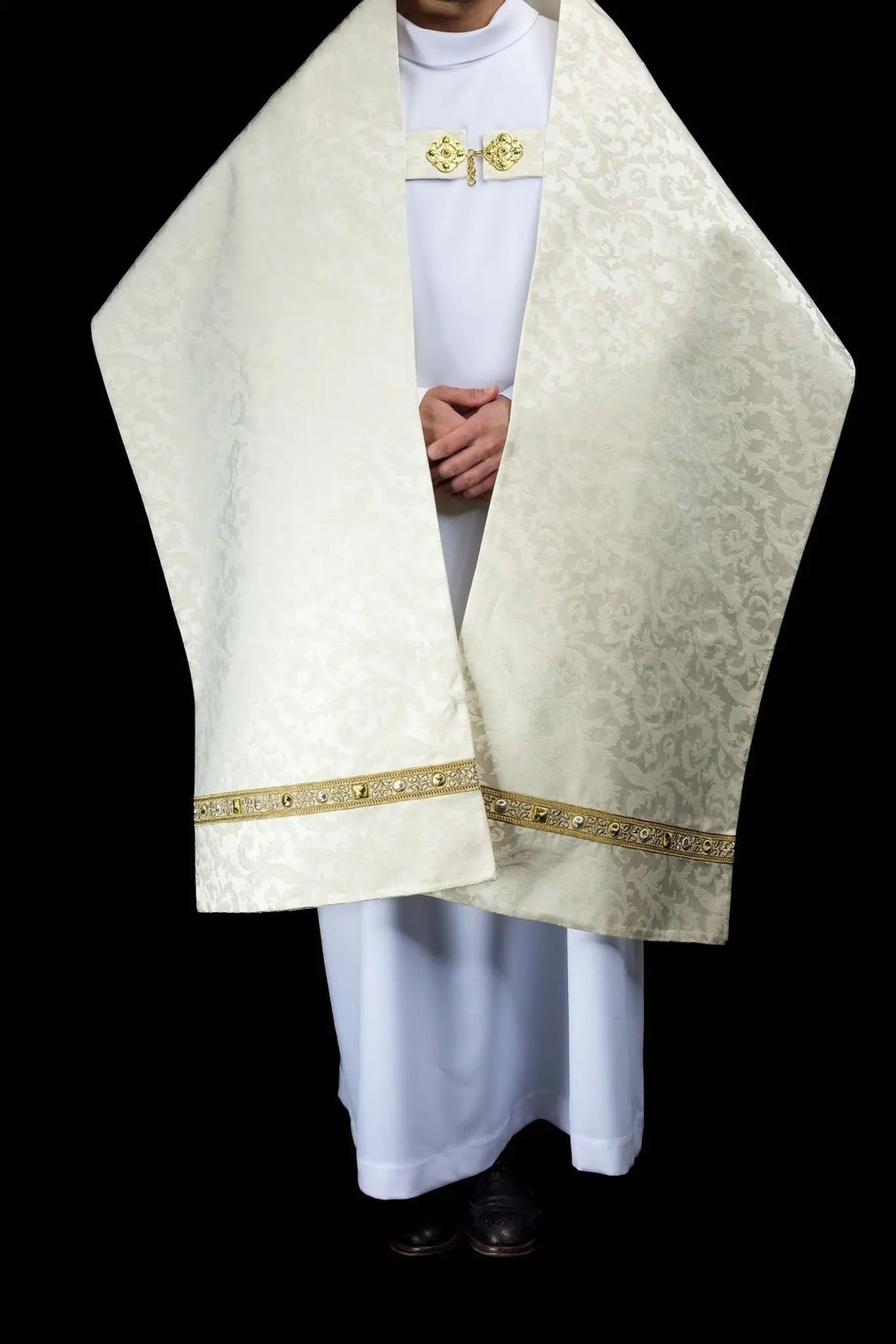 Ecru Humeral Veil with Paschal Lamb Embroidery