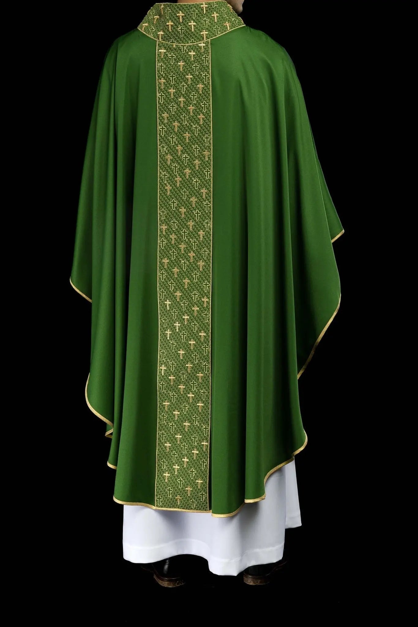 Chasuble with richly embroidered belt in crosses in green