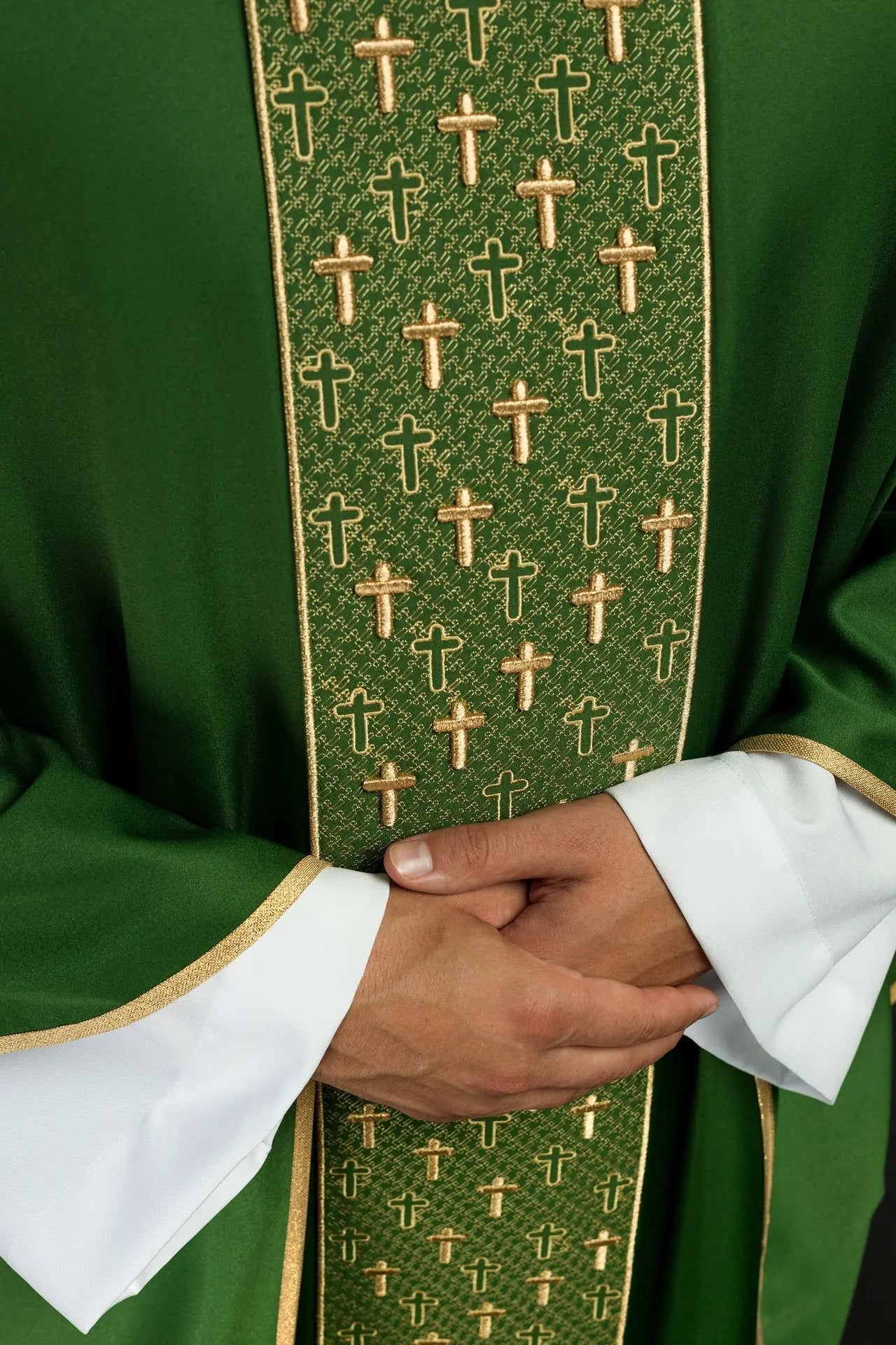 Chasuble with richly embroidered belt in crosses in green